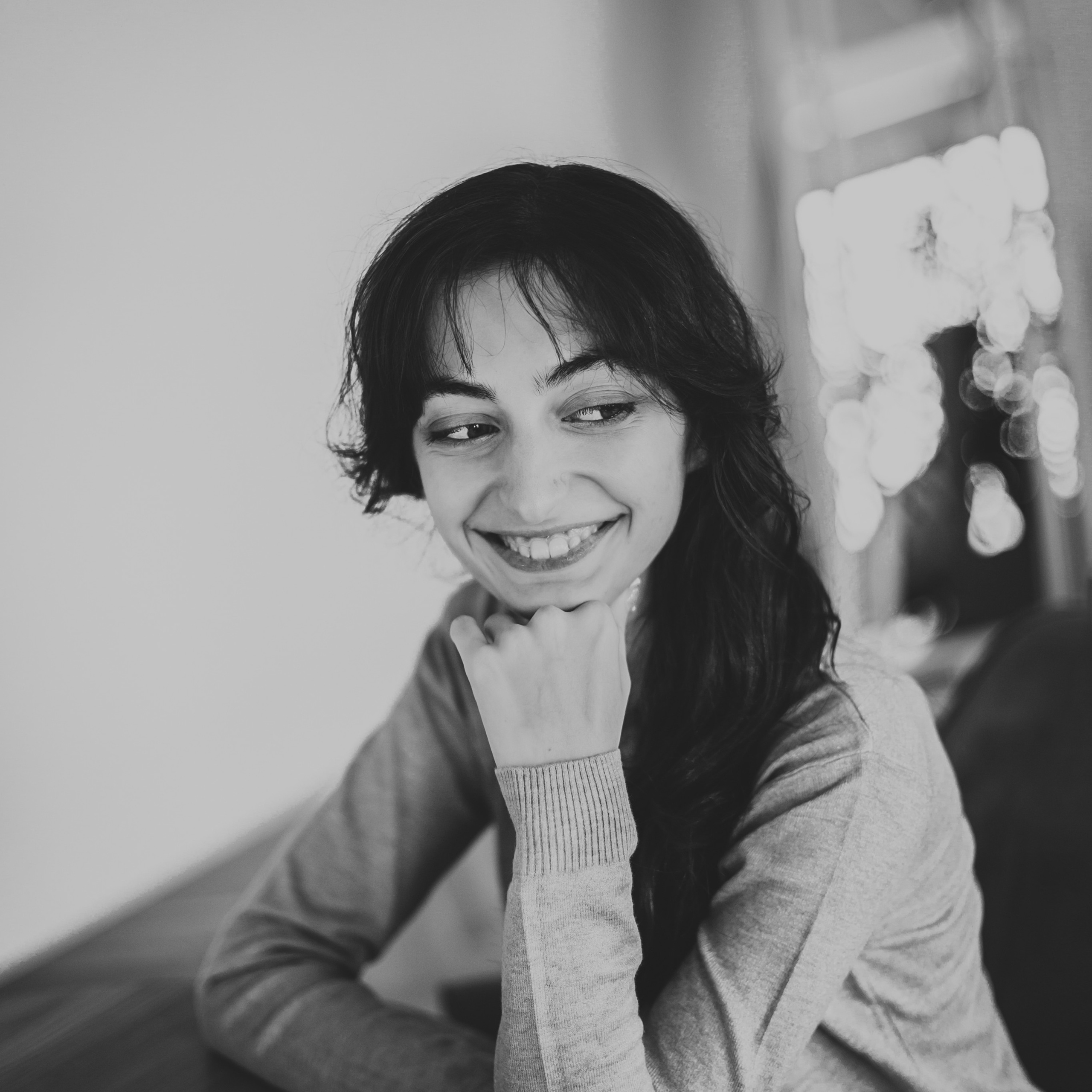 Фотосессия мамы и взрослой дочки в студии Skypoint на Б. Конюшенной 12. Детский, свадебный и семейный фотограф Юлия Курбатова, Санкт-Петербург