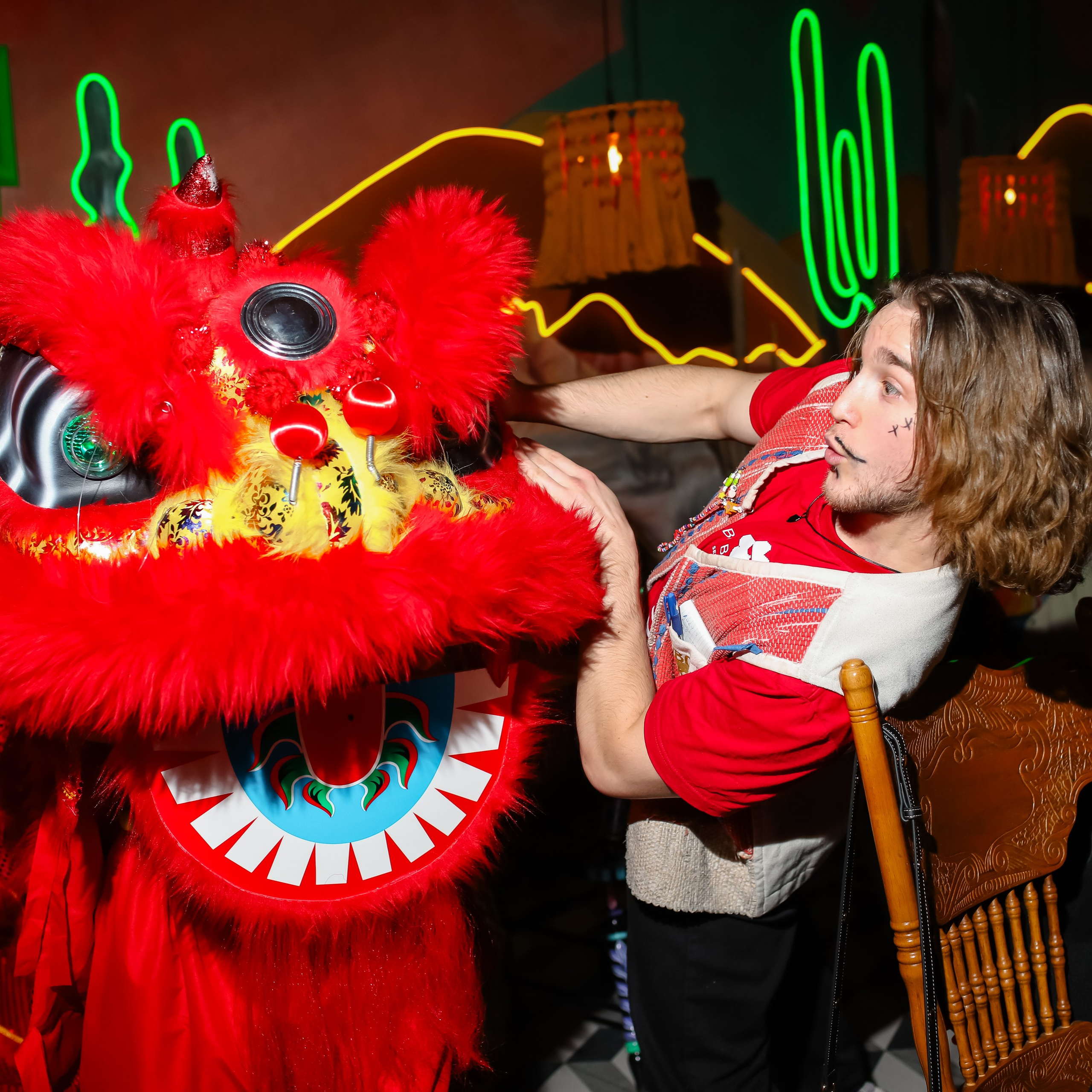 NEON MONKEY&Lobo Lobo