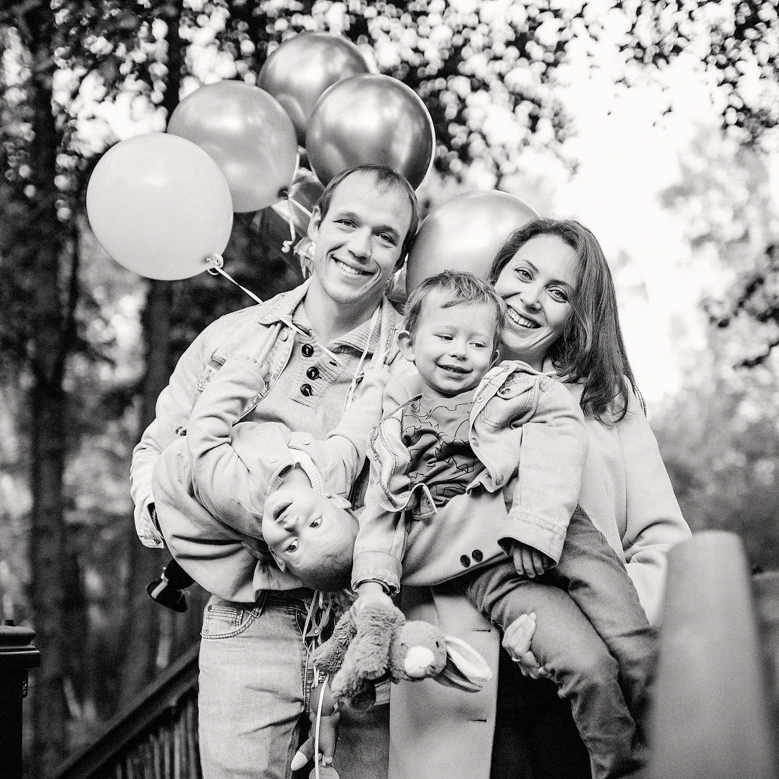 АНЯ, НИКИТА, ВАНЕЧКА и ЕСЕНИЯ