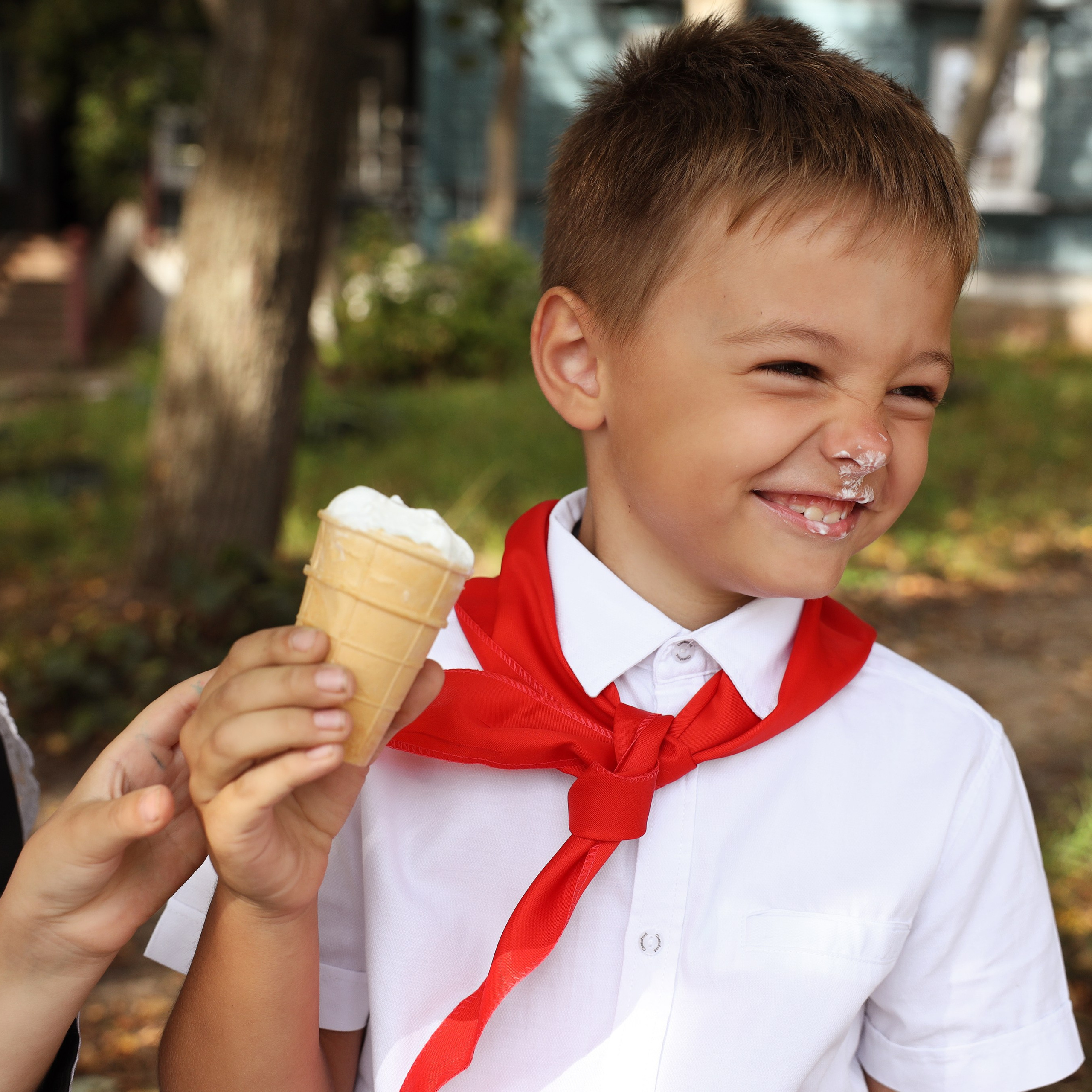 Пионерский галстук и счастье в глазах
