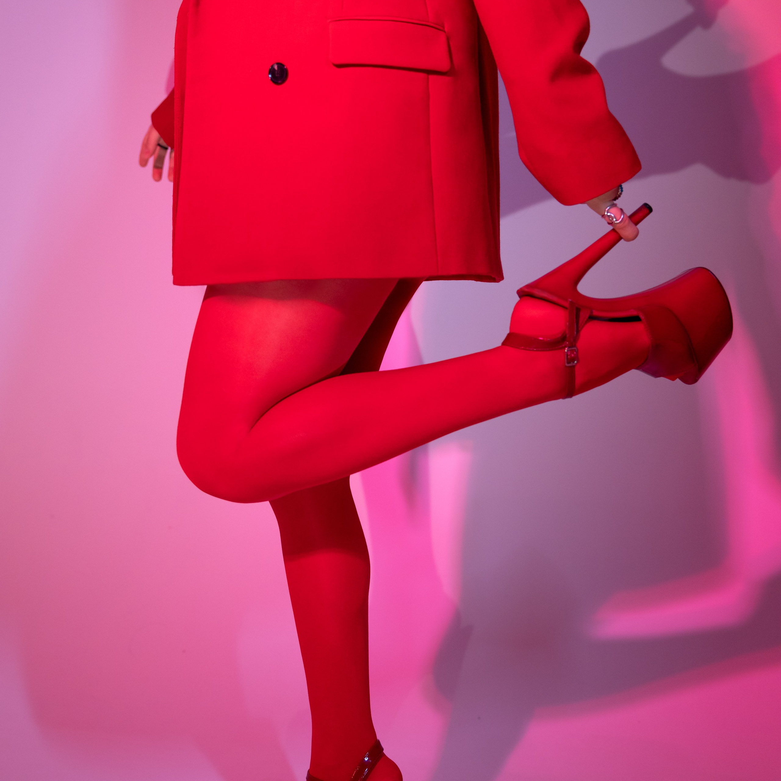 Фотодень «Девушка в&nbsp;красном»