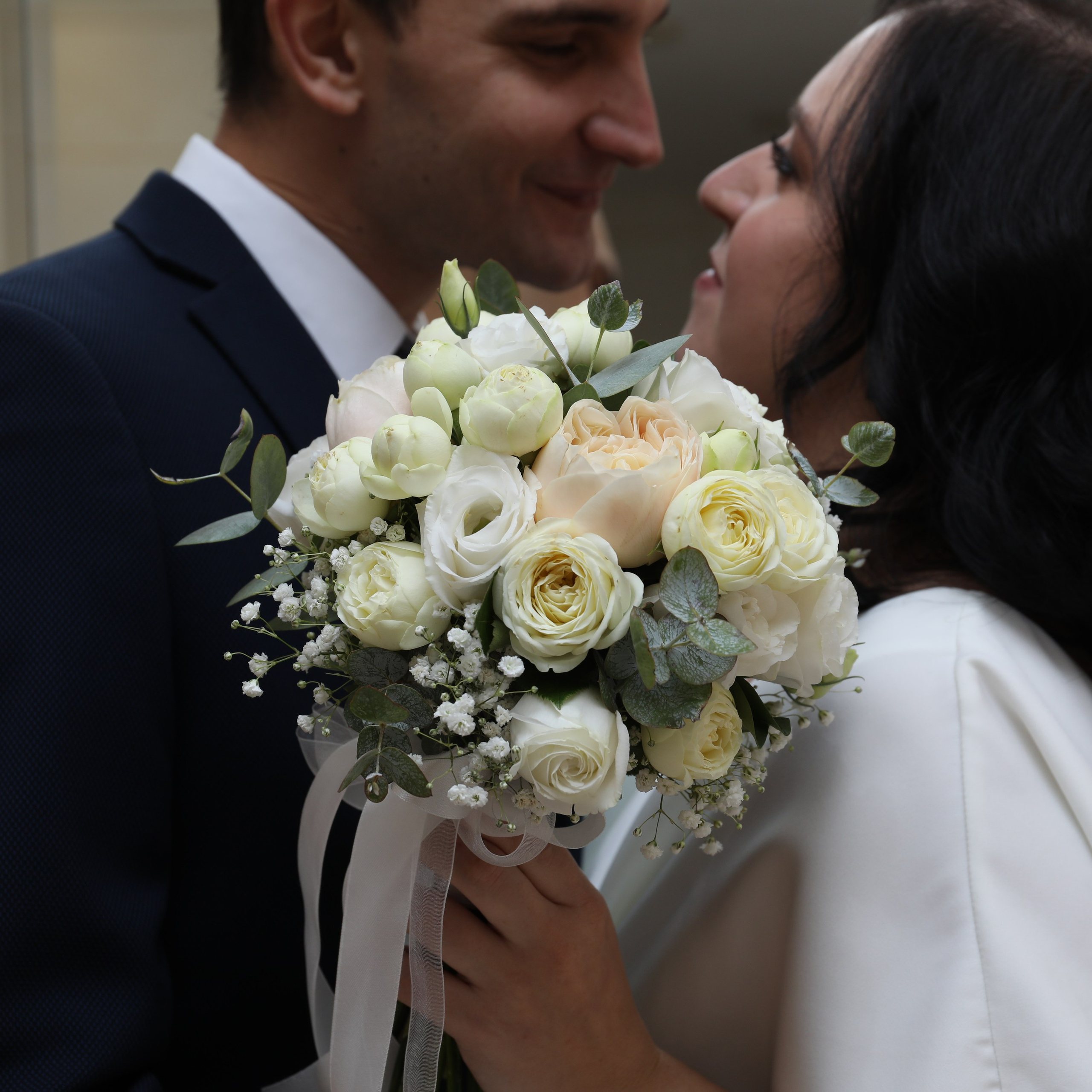 Свадебная съемка молодоженов. ЗАГС и прогулка.