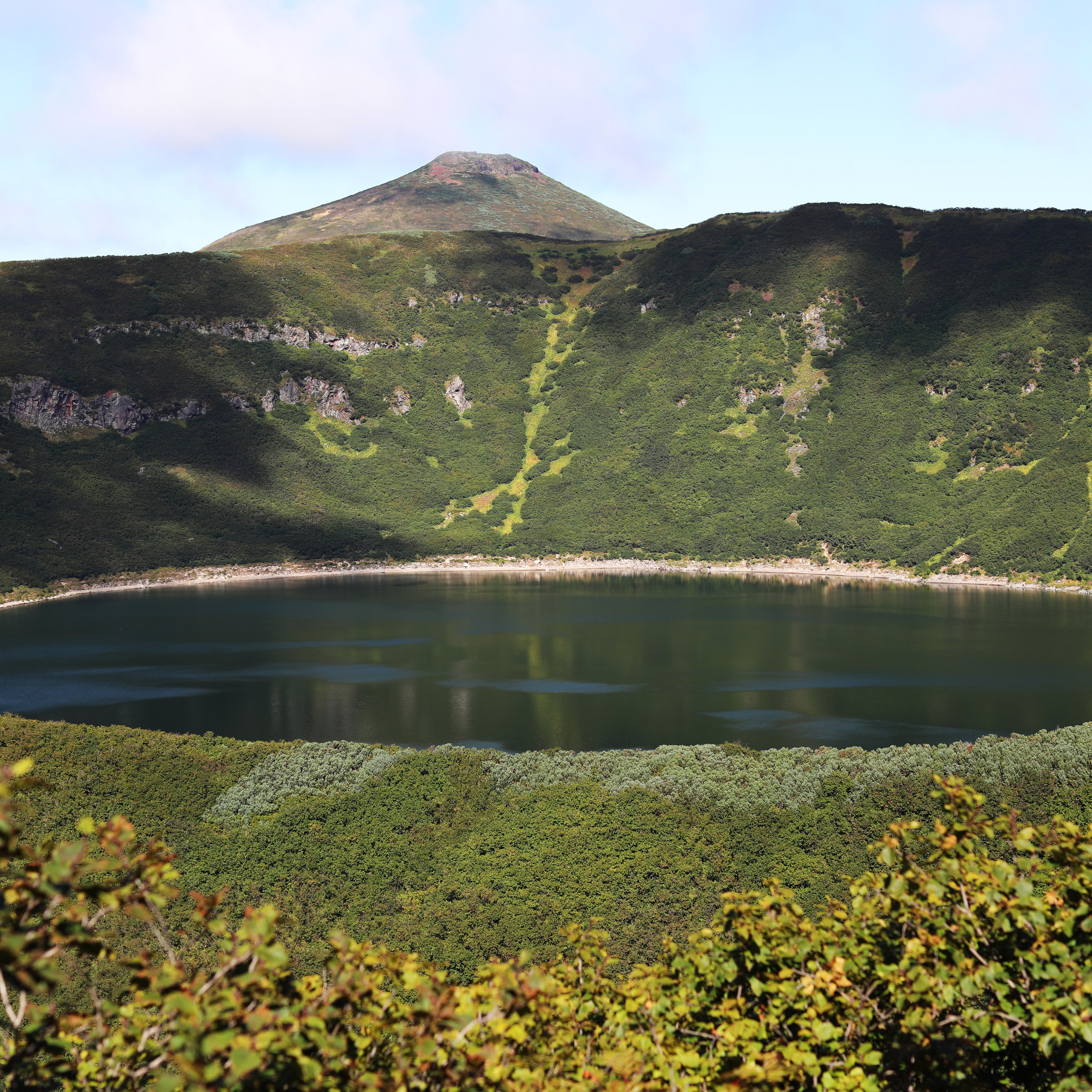 Камчатка. Маар Чаша. Озеро Толмачева.