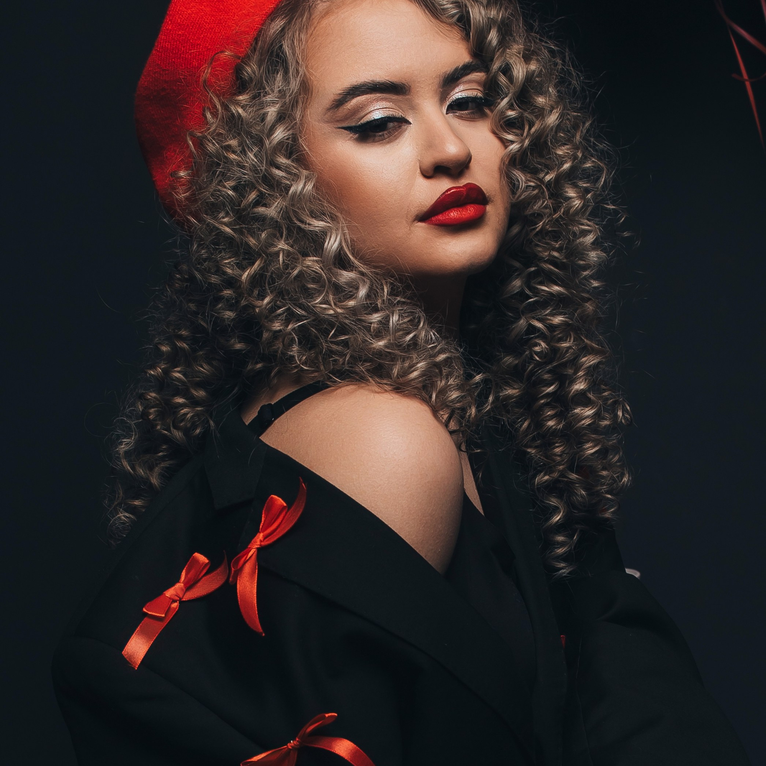 Фото день к 14 февраля.Эля