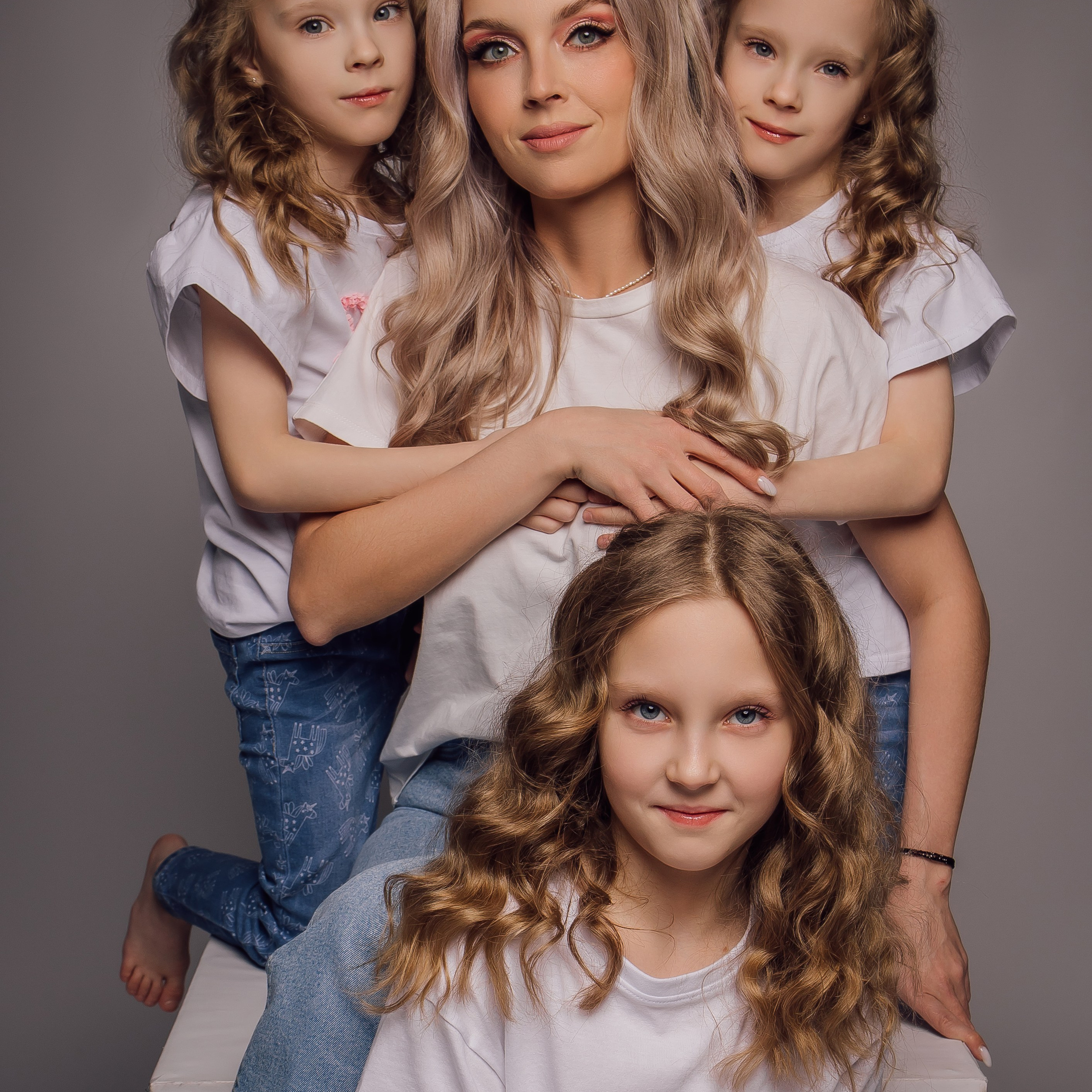 Валя, Вика, Вероника, Аня