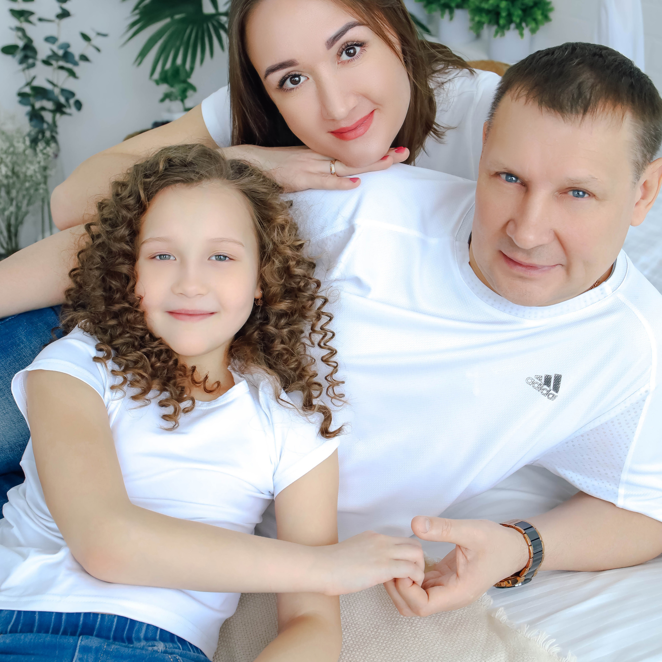 Гульфия с семьей