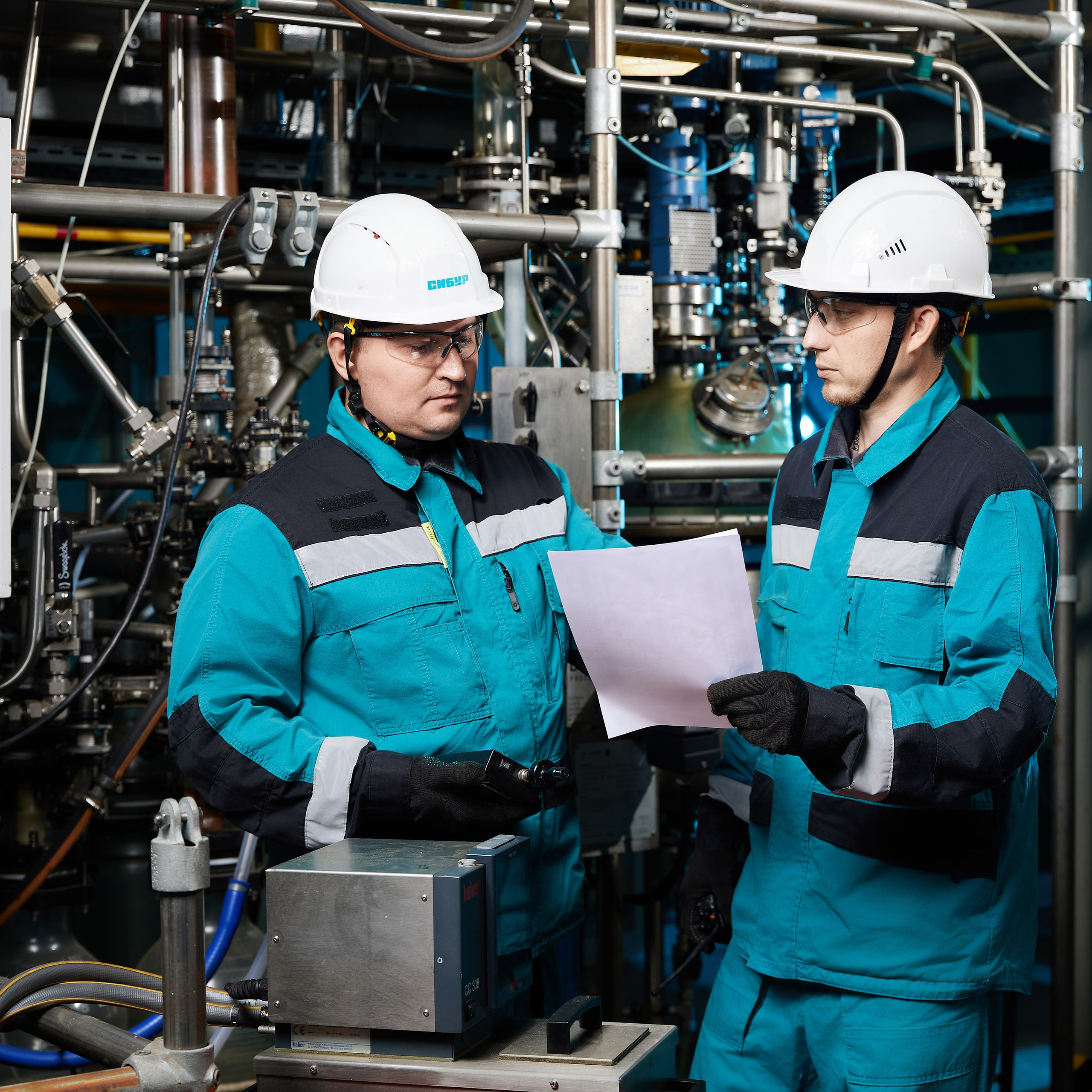 ТНХК. Выпускные альбомы в Томске. Фотограф Сергей Стёпин