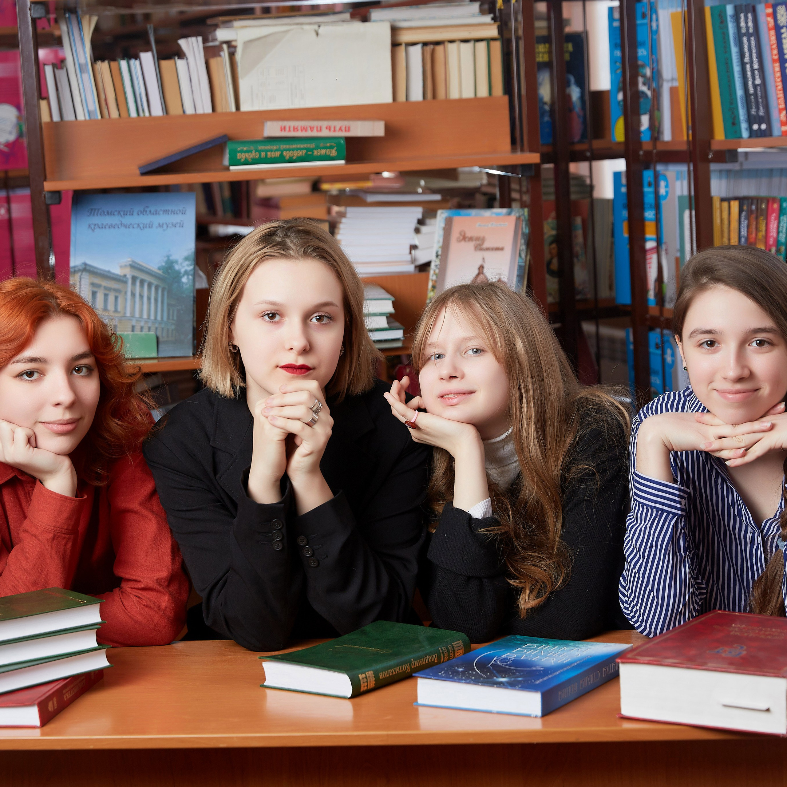 Групповые фото. Выпускные альбомы в Томске. Фотограф Сергей Стёпин