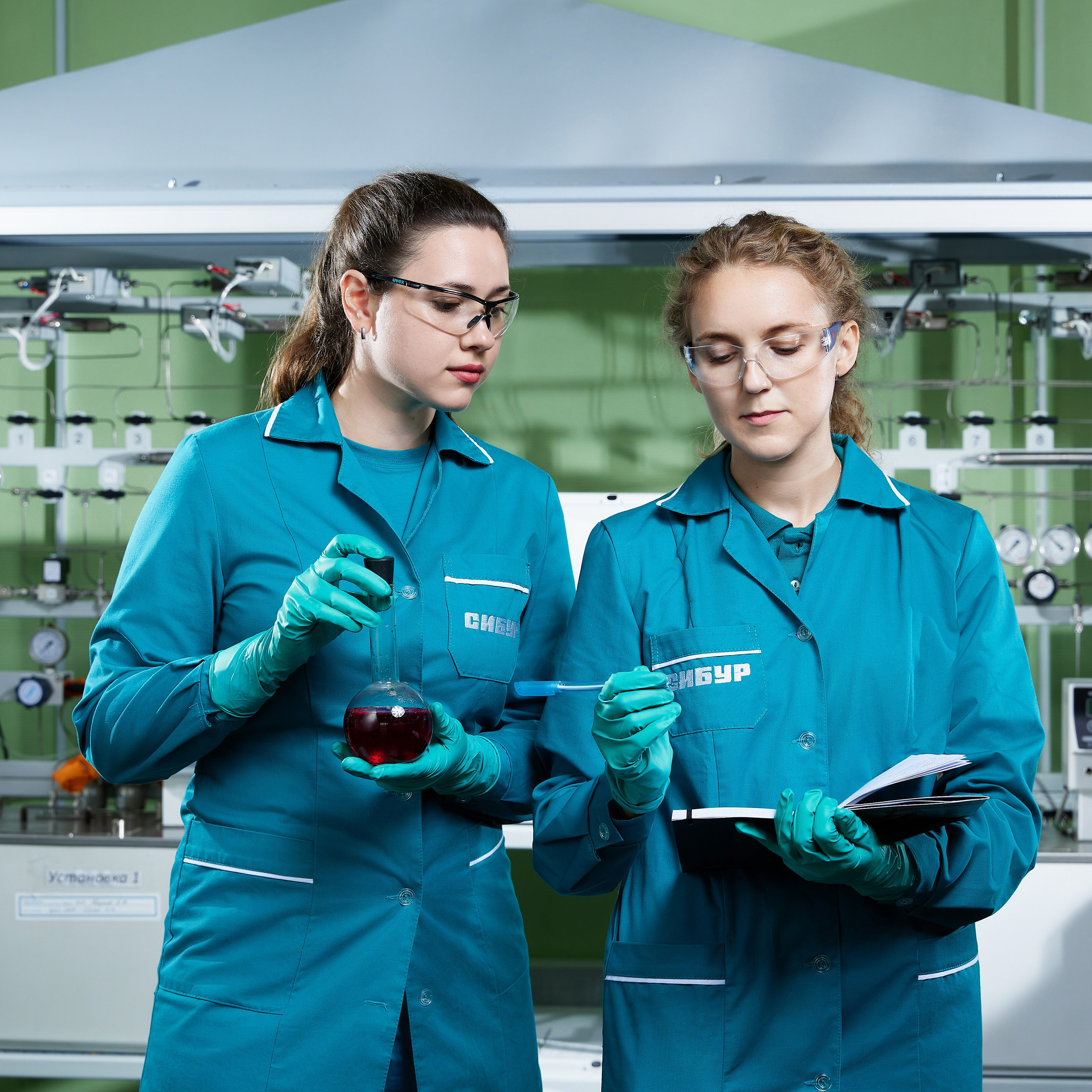 ТНХК. Выпускные альбомы в Томске. Фотограф Сергей Стёпин