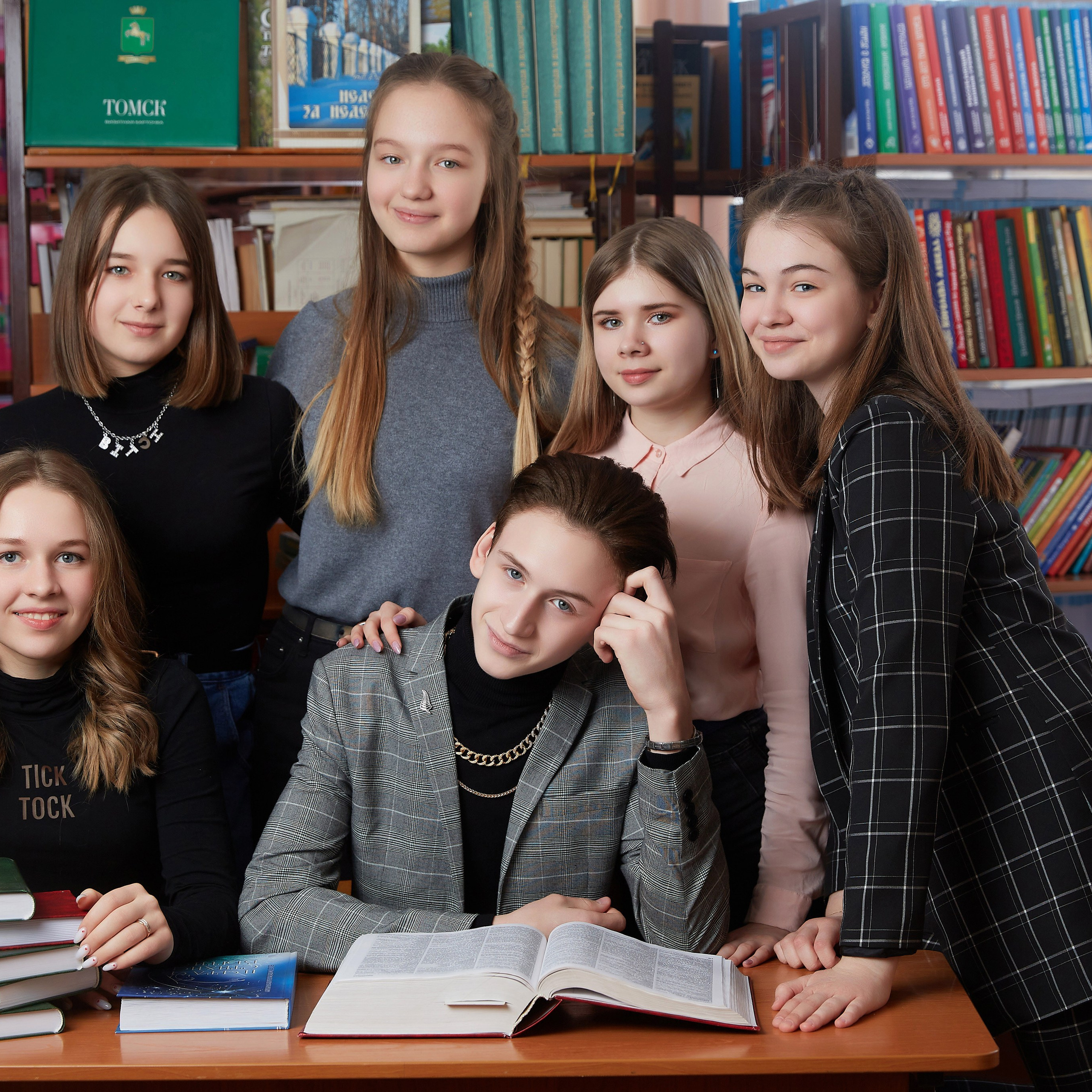 Групповые фото. Выпускные альбомы в Томске. Фотограф Сергей Стёпин