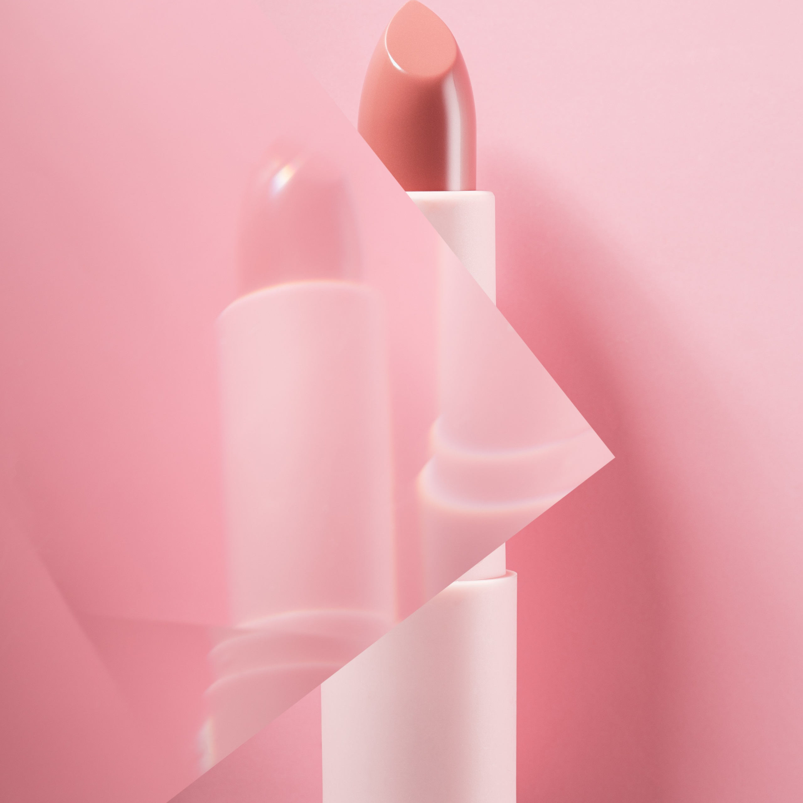 Фотосъемка декоративной косметики. предметный фотограф  - съемка памады