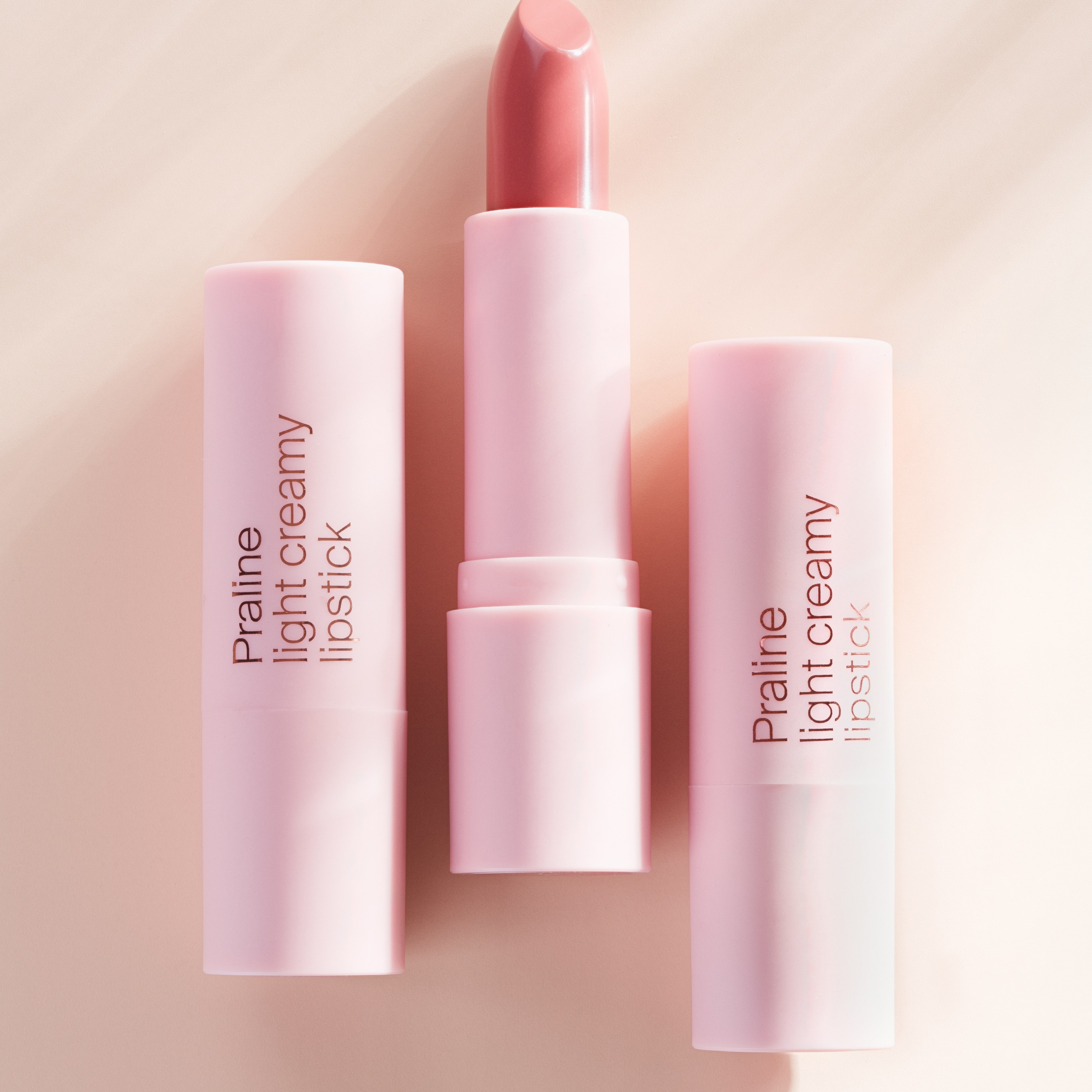 Фотосъемка декоративной косметики. предметный фотограф  - съемка памады