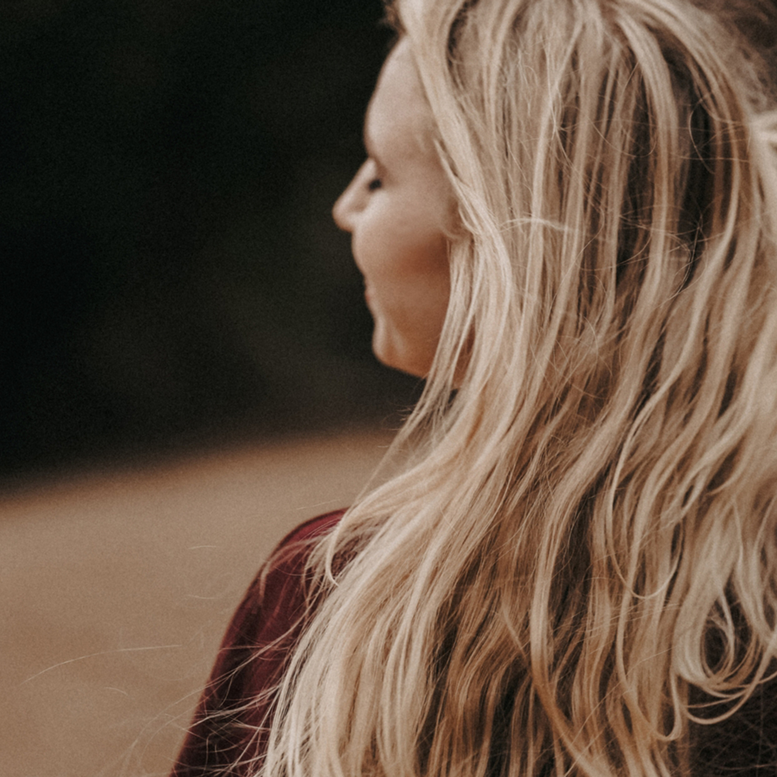 «Есть в осени первоначальной короткая, но дивная пора…»