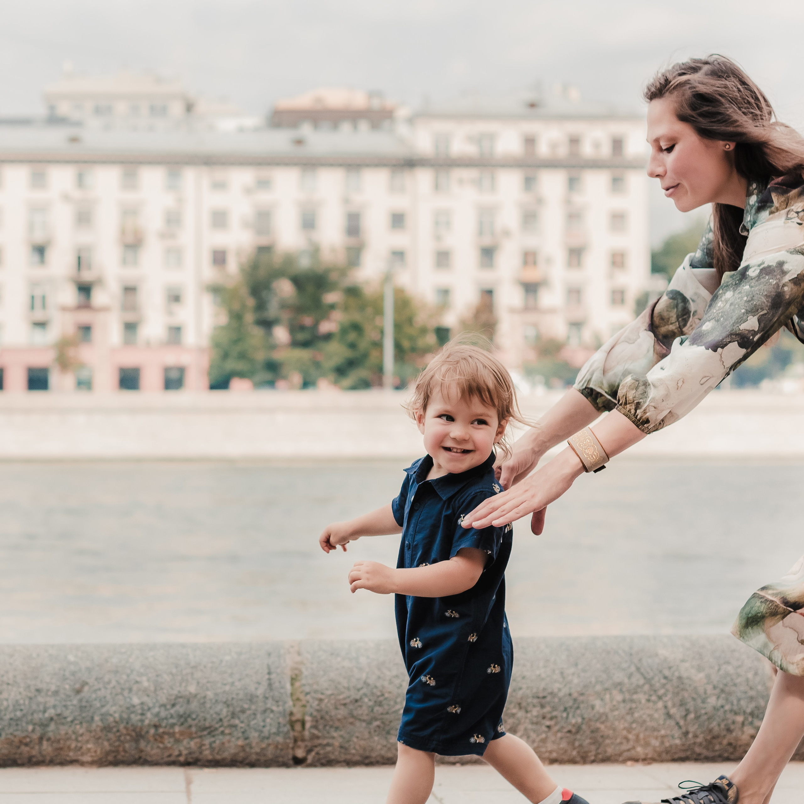 С&nbsp;детством за&nbsp;руку