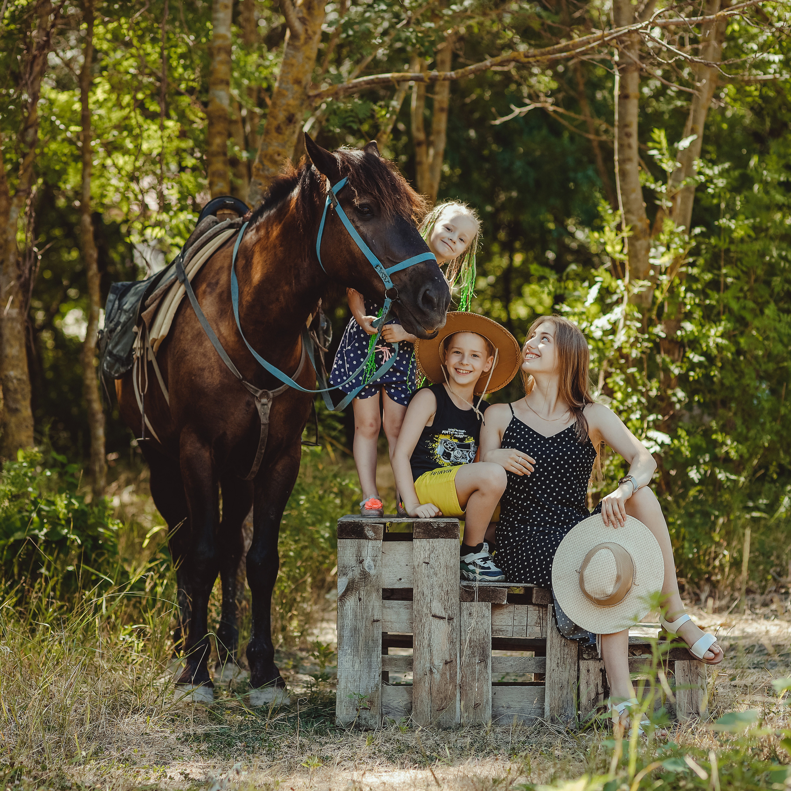 Карина и компания. Коммерческий фотограф Яна Беличенко Анапа Краснодарский край