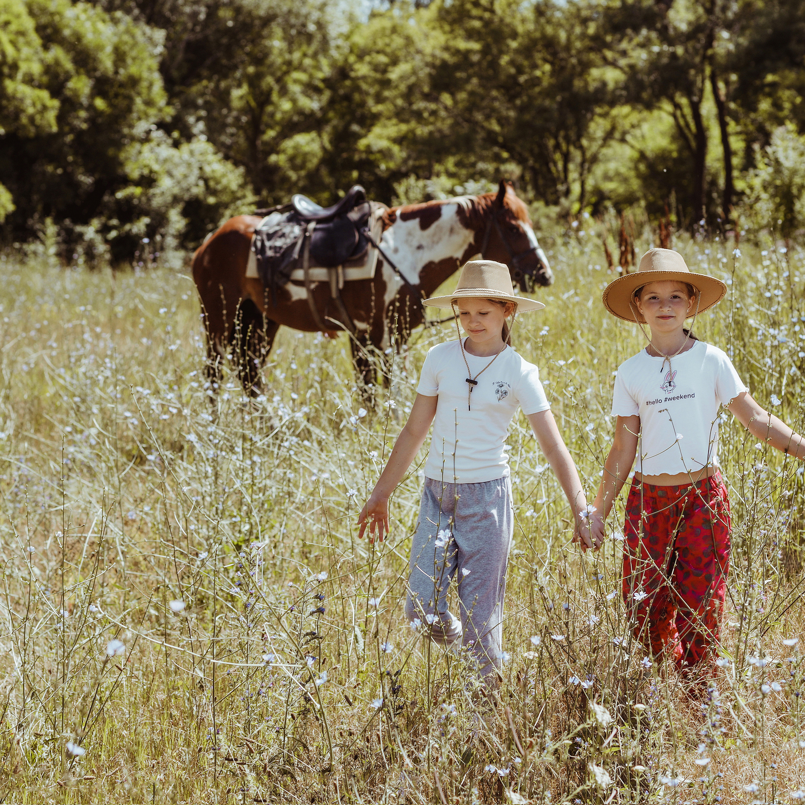 Две сестрички. Коммерческий фотограф Яна Беличенко Анапа Краснодарский край