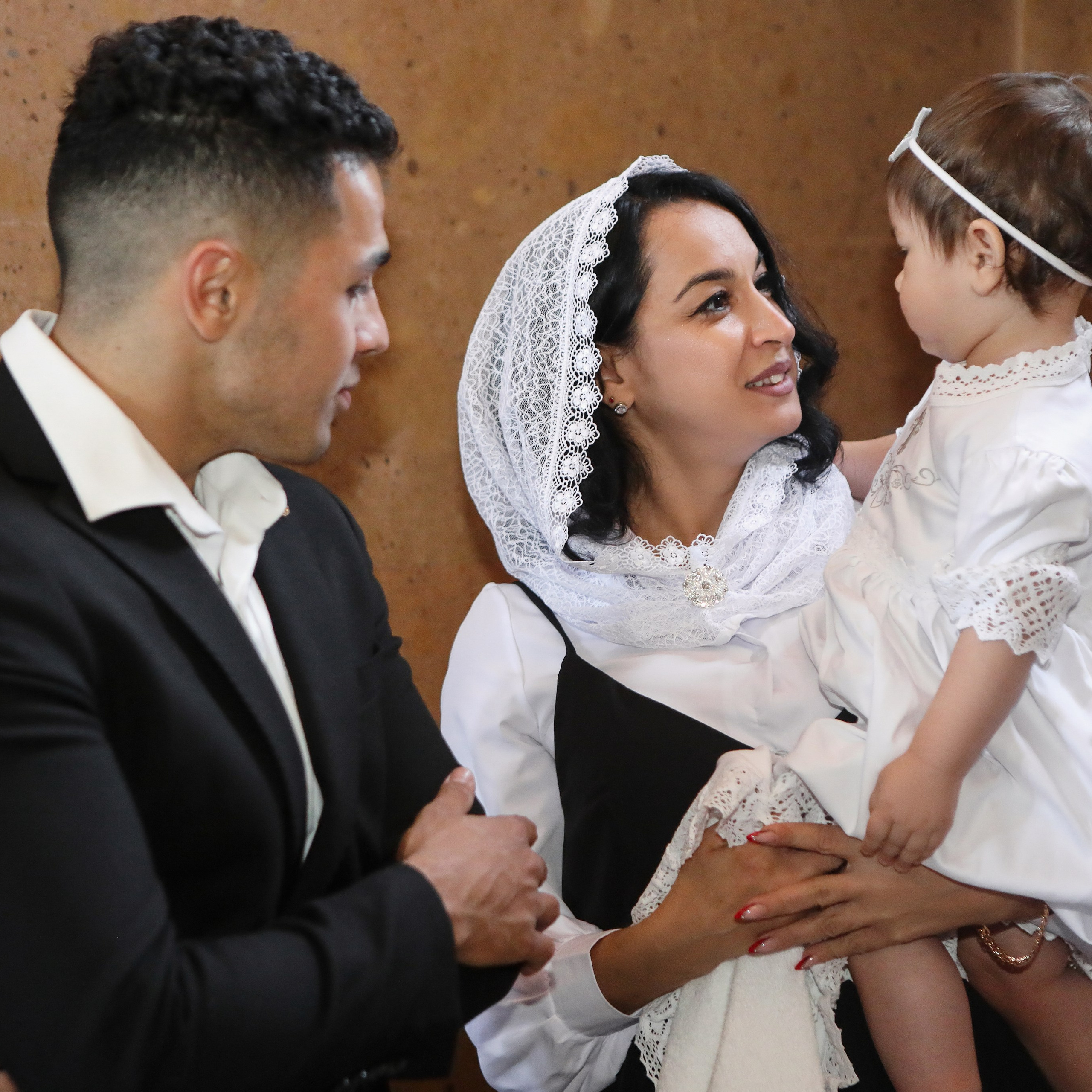 Таинство Крещения в Армянской церкви. Коммерческий фотограф Яна Беличенко Анапа Краснодарский край