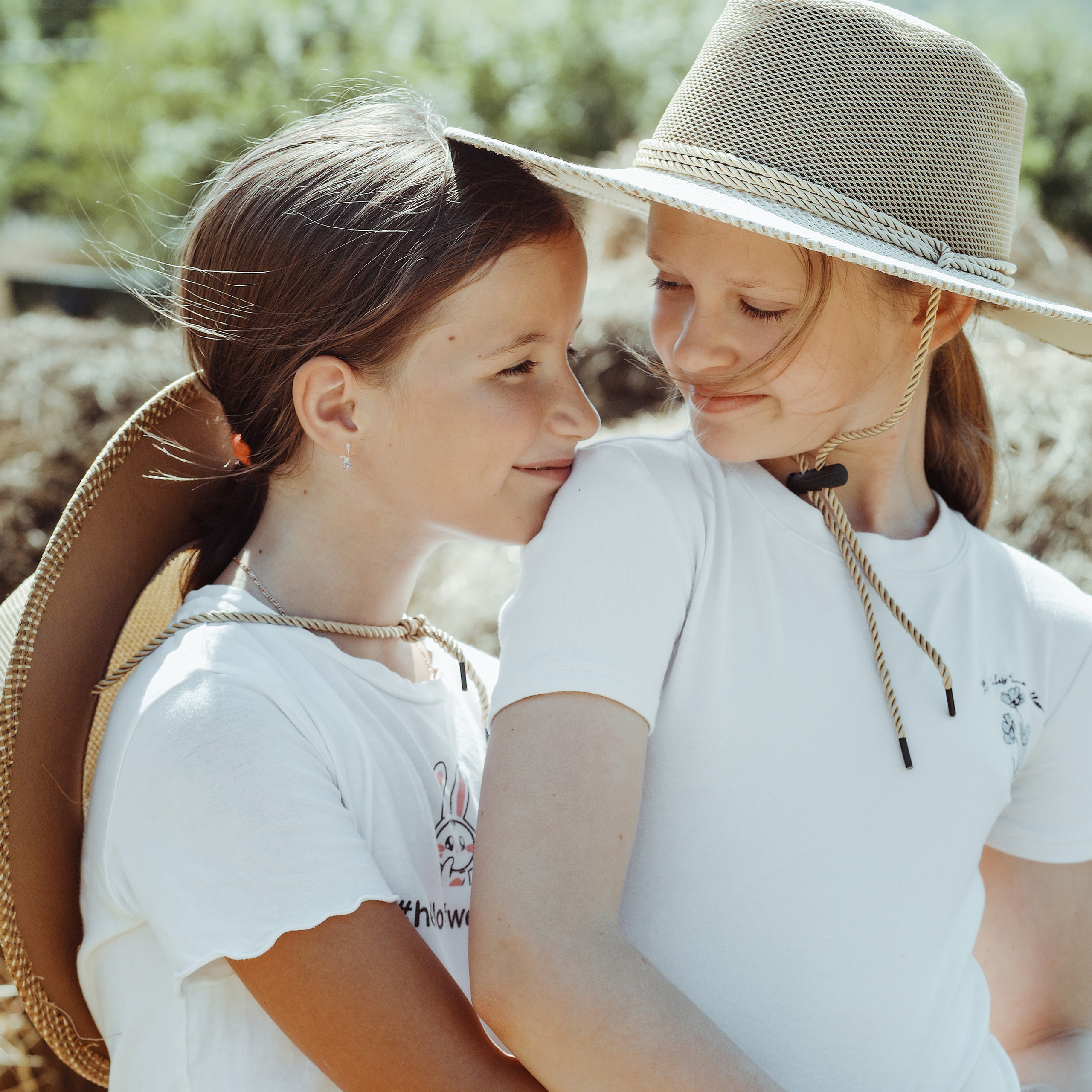 Две сестрички. Коммерческий фотограф Яна Беличенко Анапа Краснодарский край