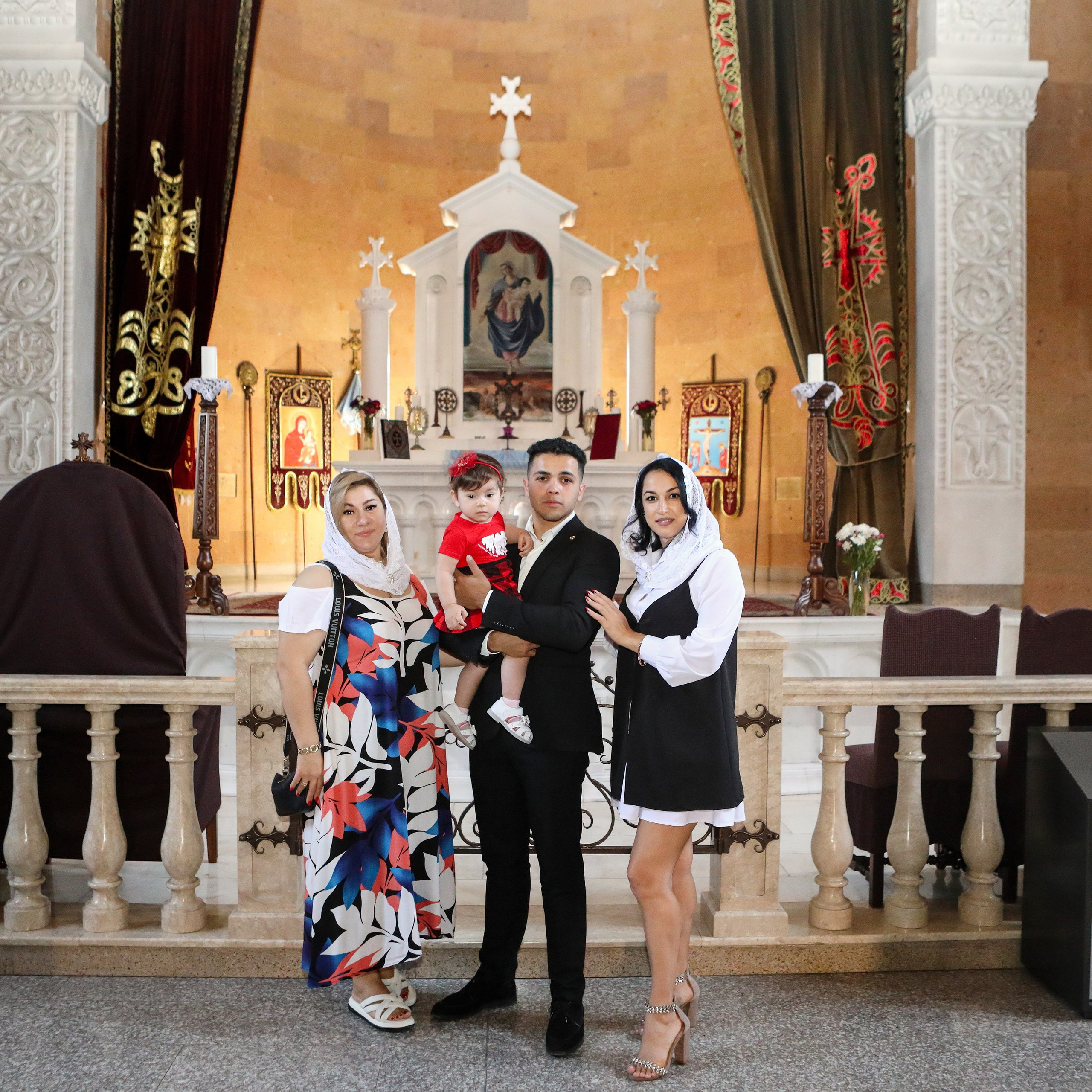 Таинство Крещения в Армянской церкви. Коммерческий фотограф Яна Беличенко Анапа Краснодарский край