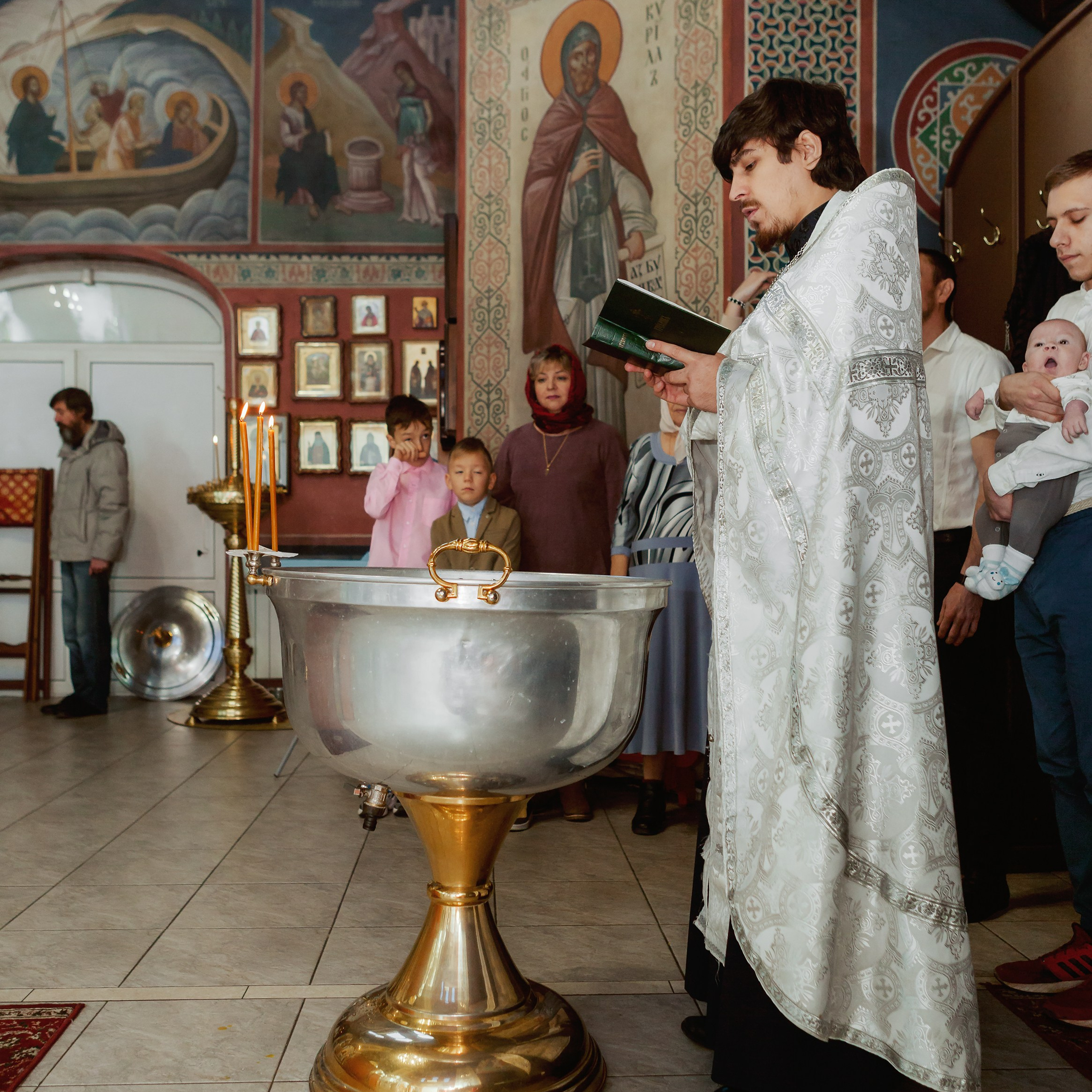 Таинство Крещения в Православном храме. Коммерческий фотограф Яна Беличенко Анапа Краснодарский край