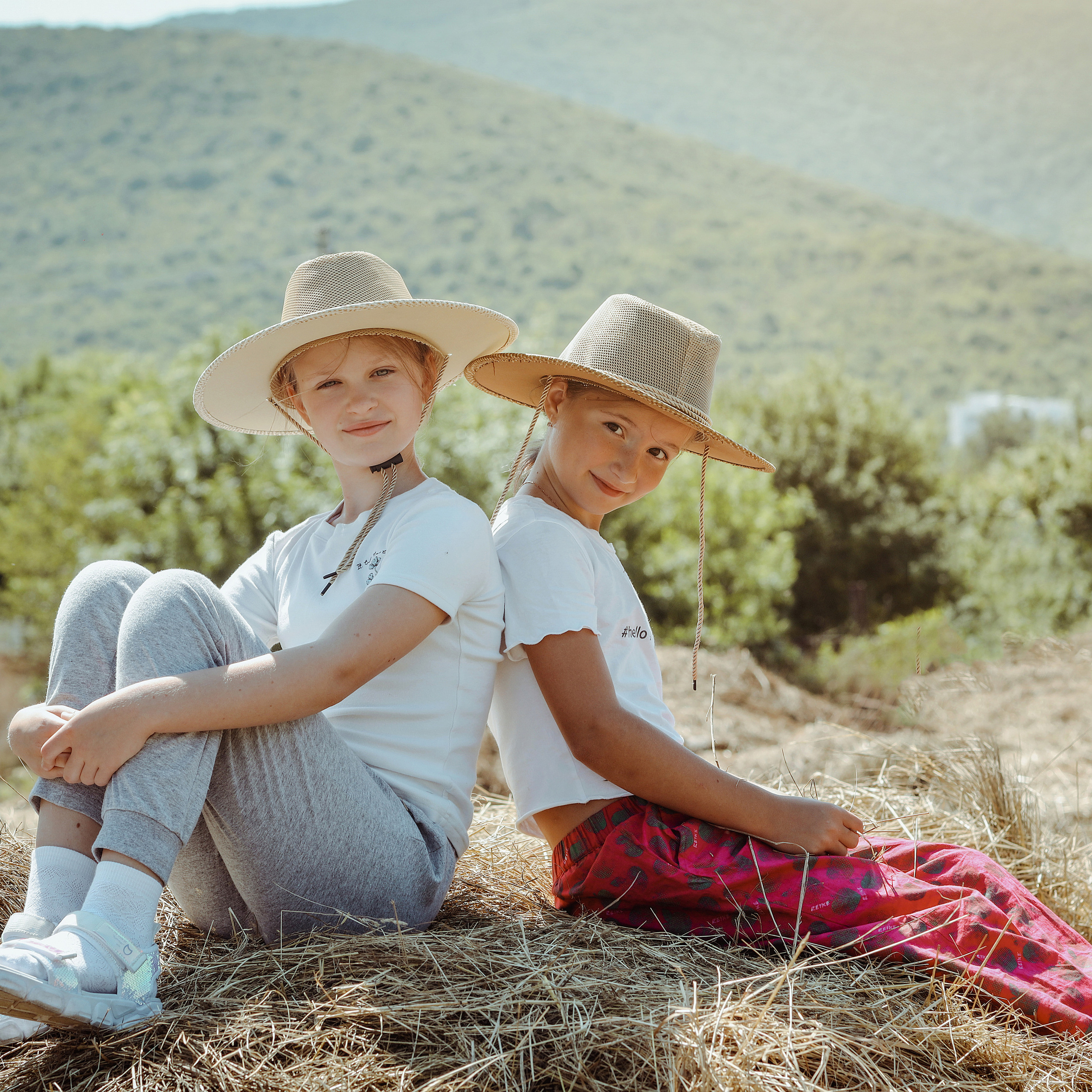Две сестрички. Коммерческий фотограф Яна Беличенко Анапа Краснодарский край