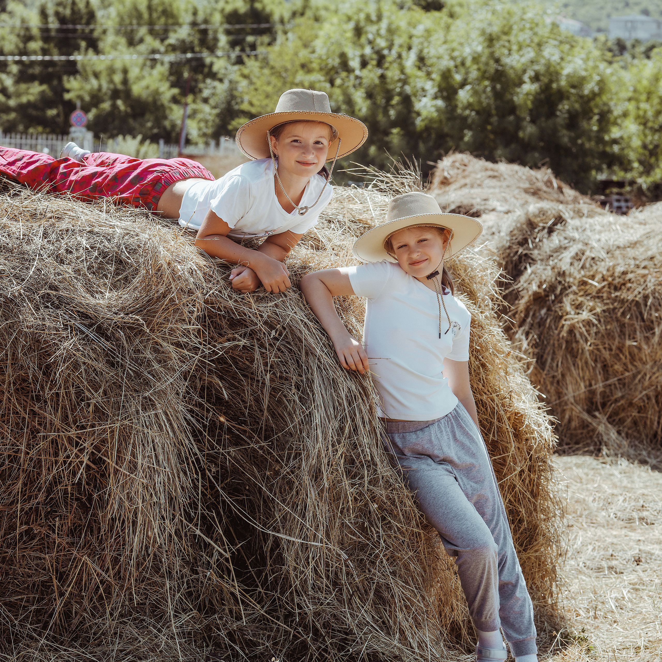 Две сестрички. Коммерческий фотограф Яна Беличенко Анапа Краснодарский край