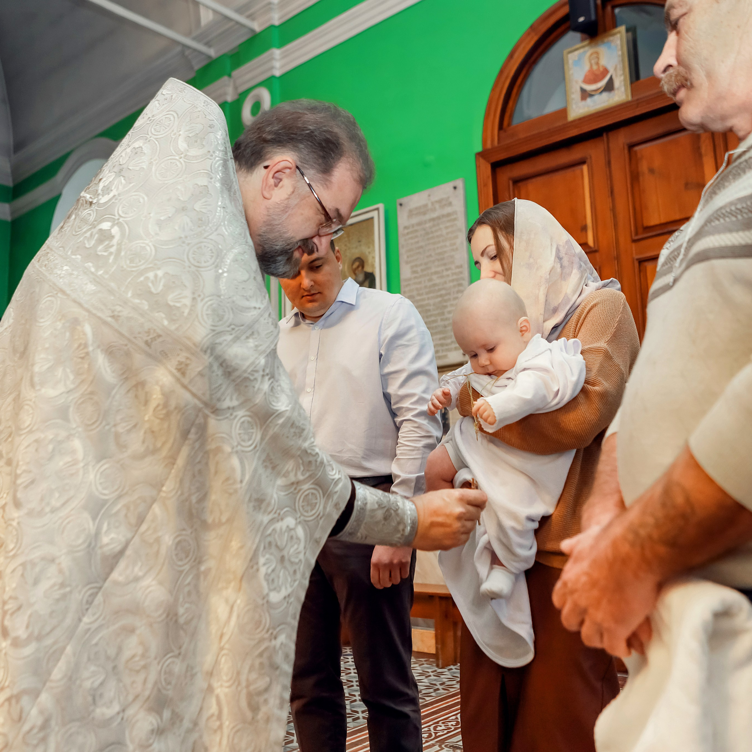 Таинство Крещения в Православном храме. Коммерческий фотограф Яна Беличенко Анапа Краснодарский край