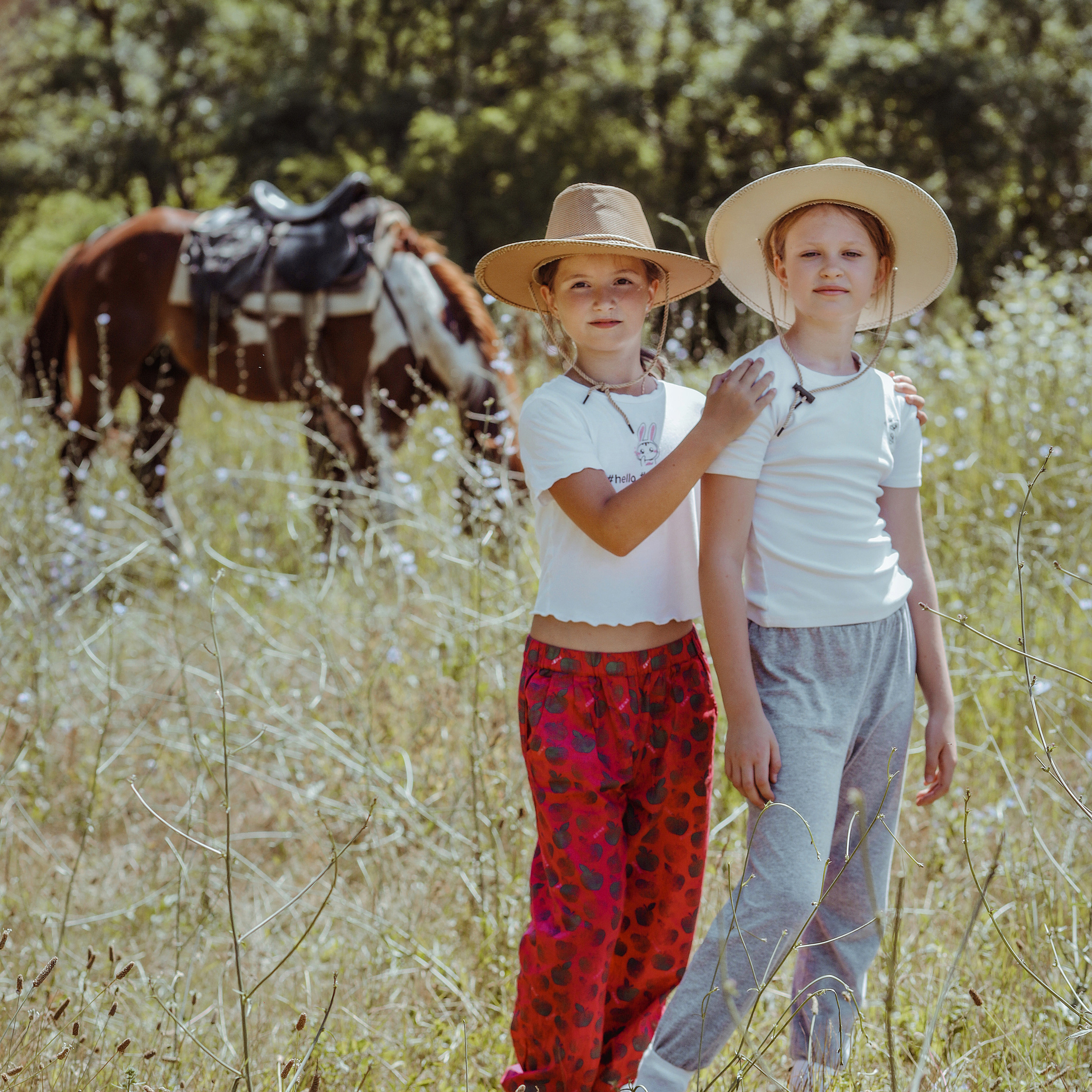 Две сестрички. Коммерческий фотограф Яна Беличенко Анапа Краснодарский край
