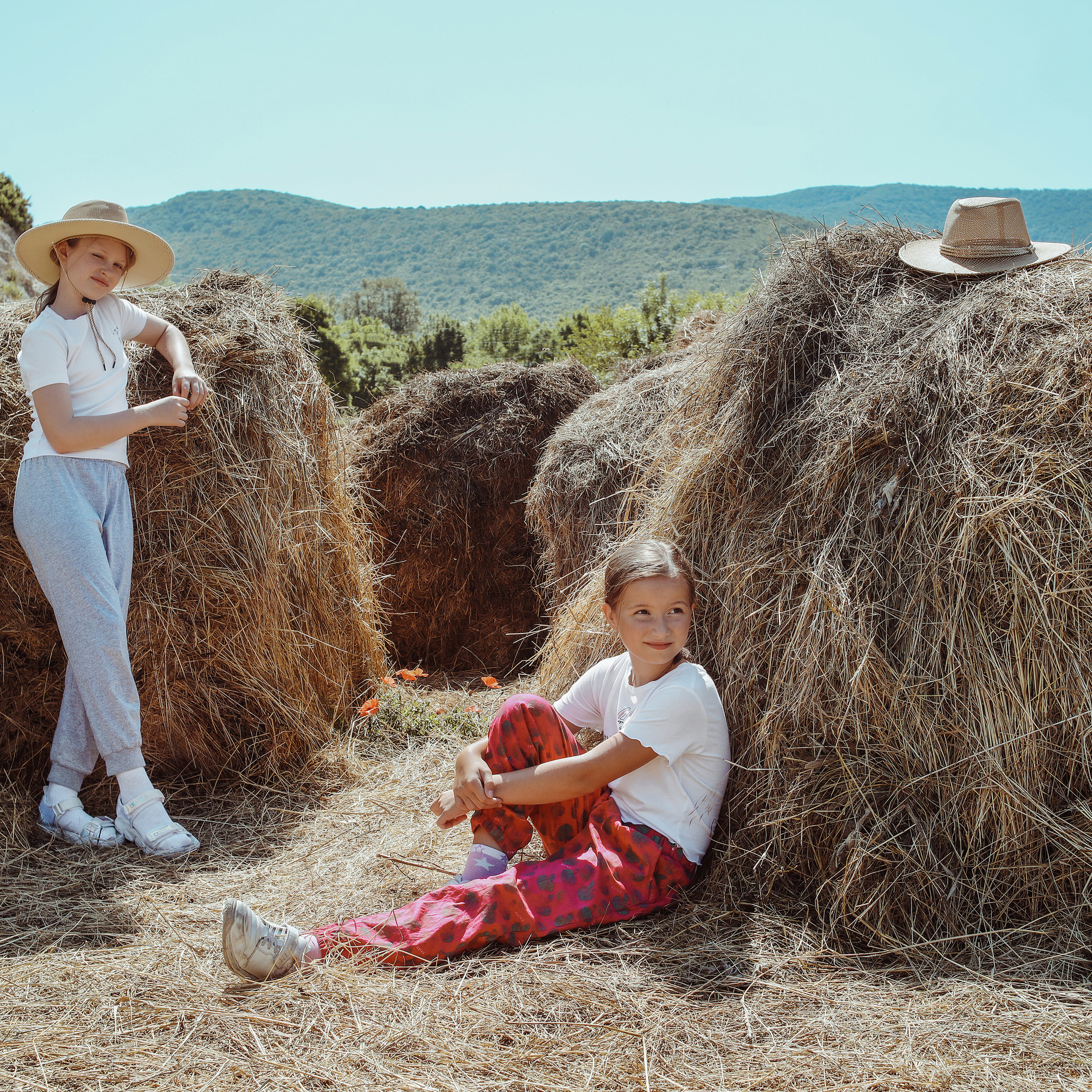 Две сестрички. Коммерческий фотограф Яна Беличенко Анапа Краснодарский край