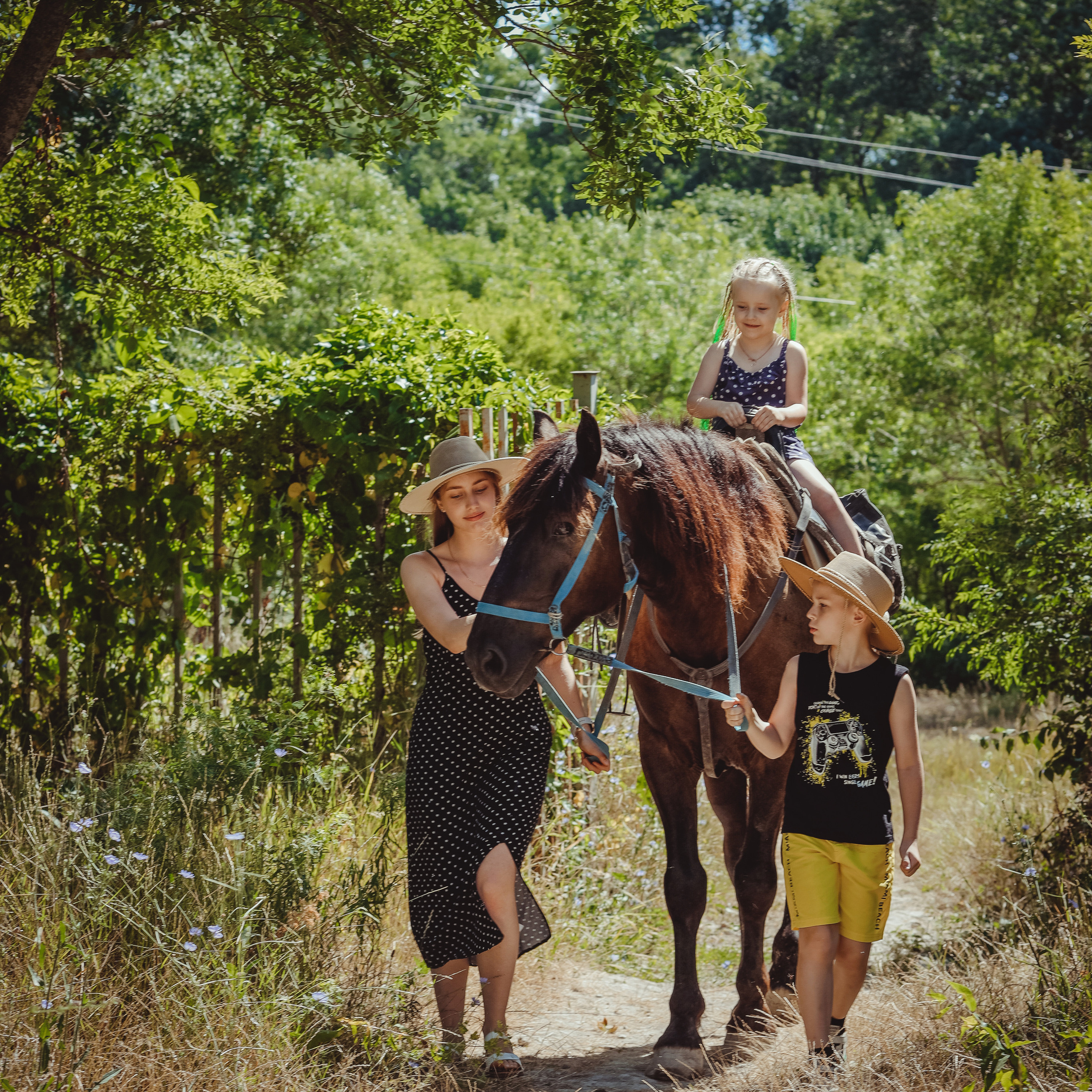 Карина и компания. Коммерческий фотограф Яна Беличенко Анапа Краснодарский край