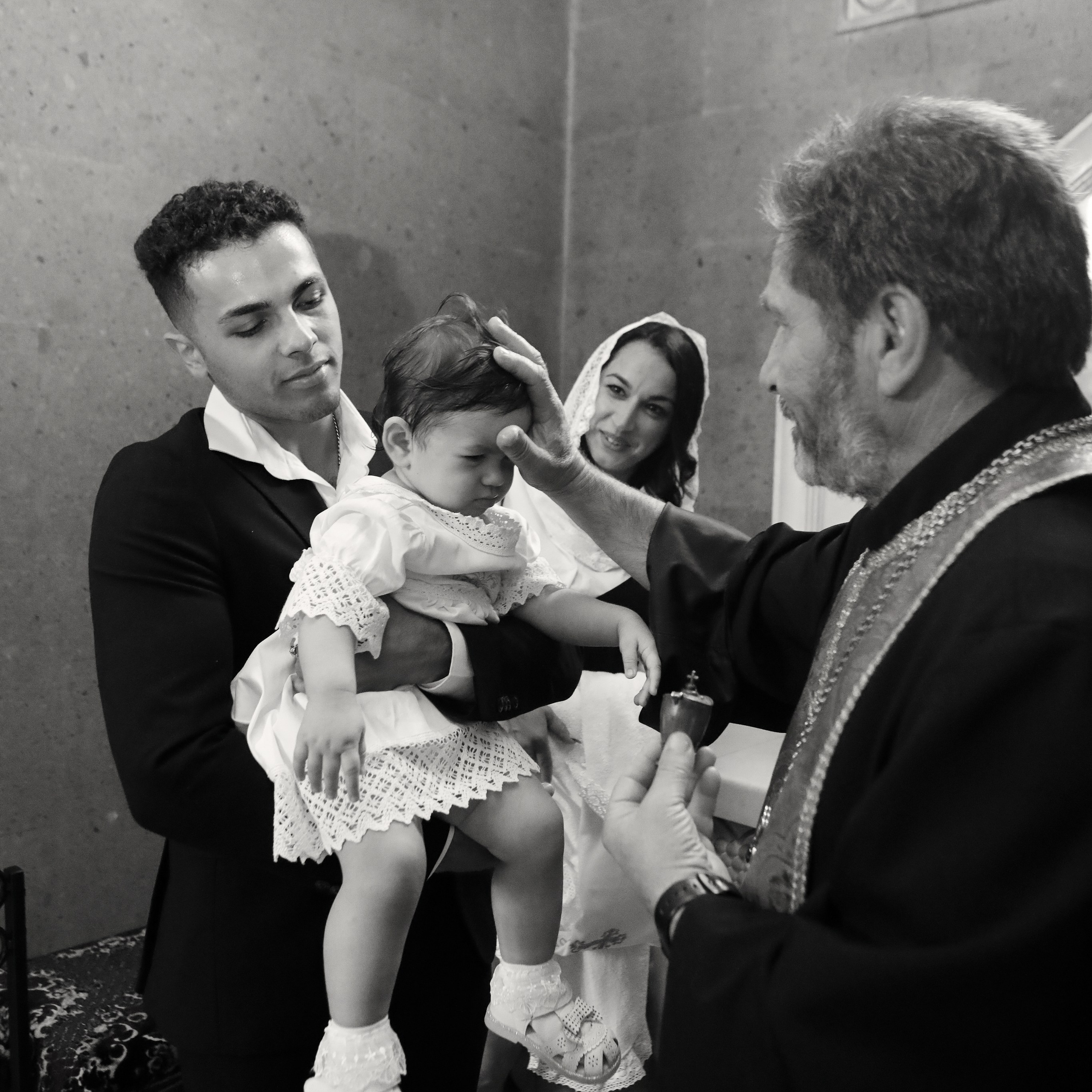 Таинство Крещения в Армянской церкви. Коммерческий фотограф Яна Беличенко Анапа Краснодарский край