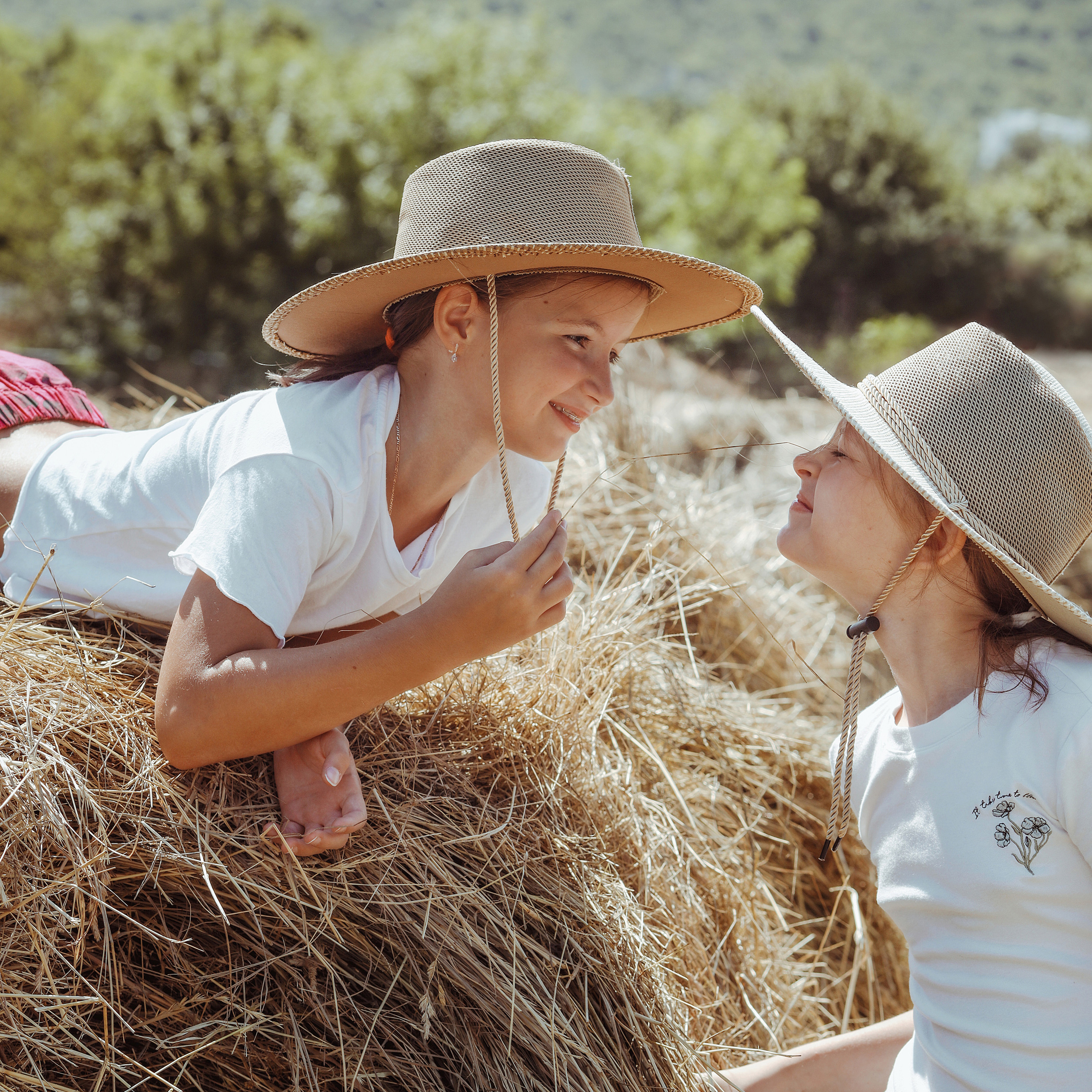 Две сестрички. Коммерческий фотограф Яна Беличенко Анапа Краснодарский край