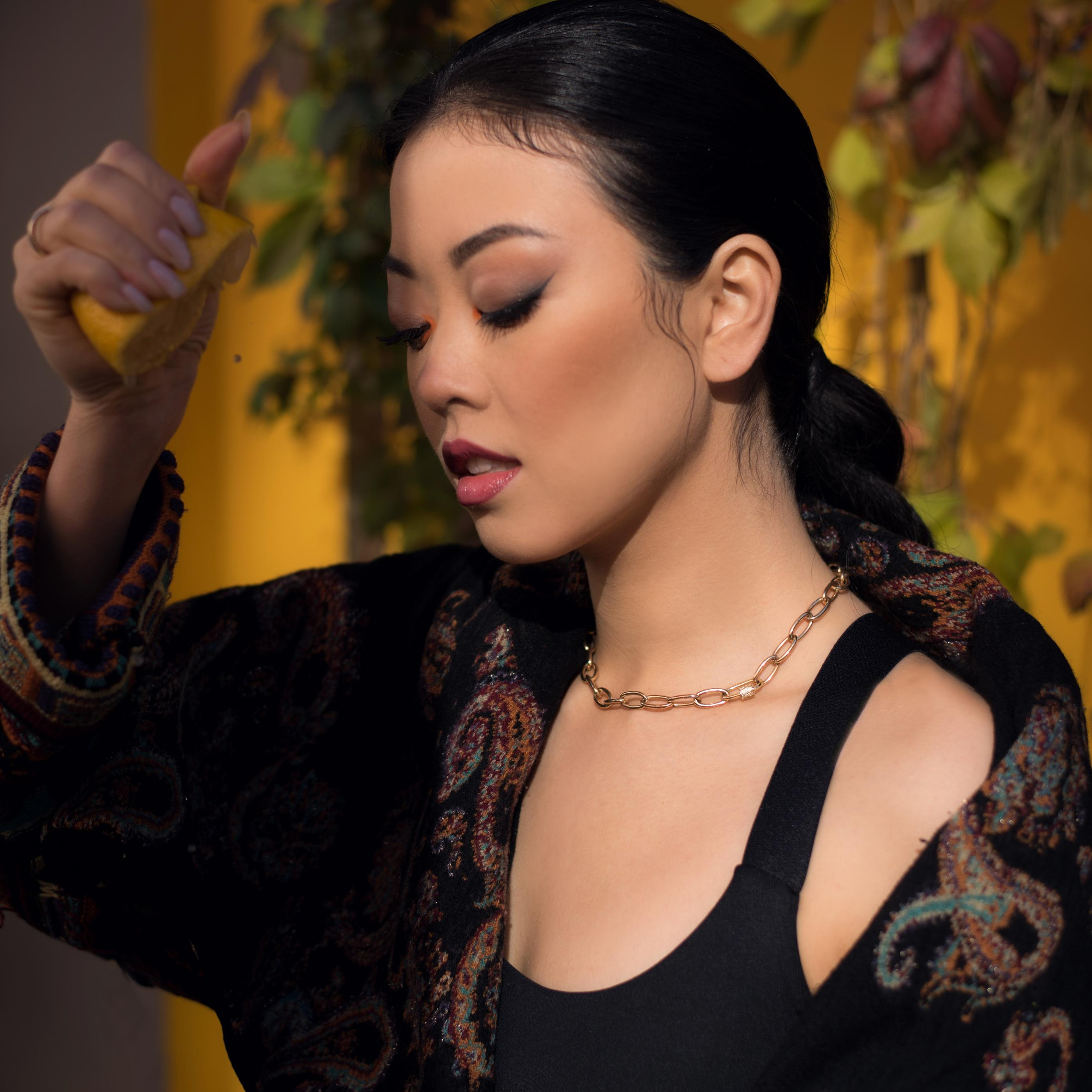 Александра, лимоны