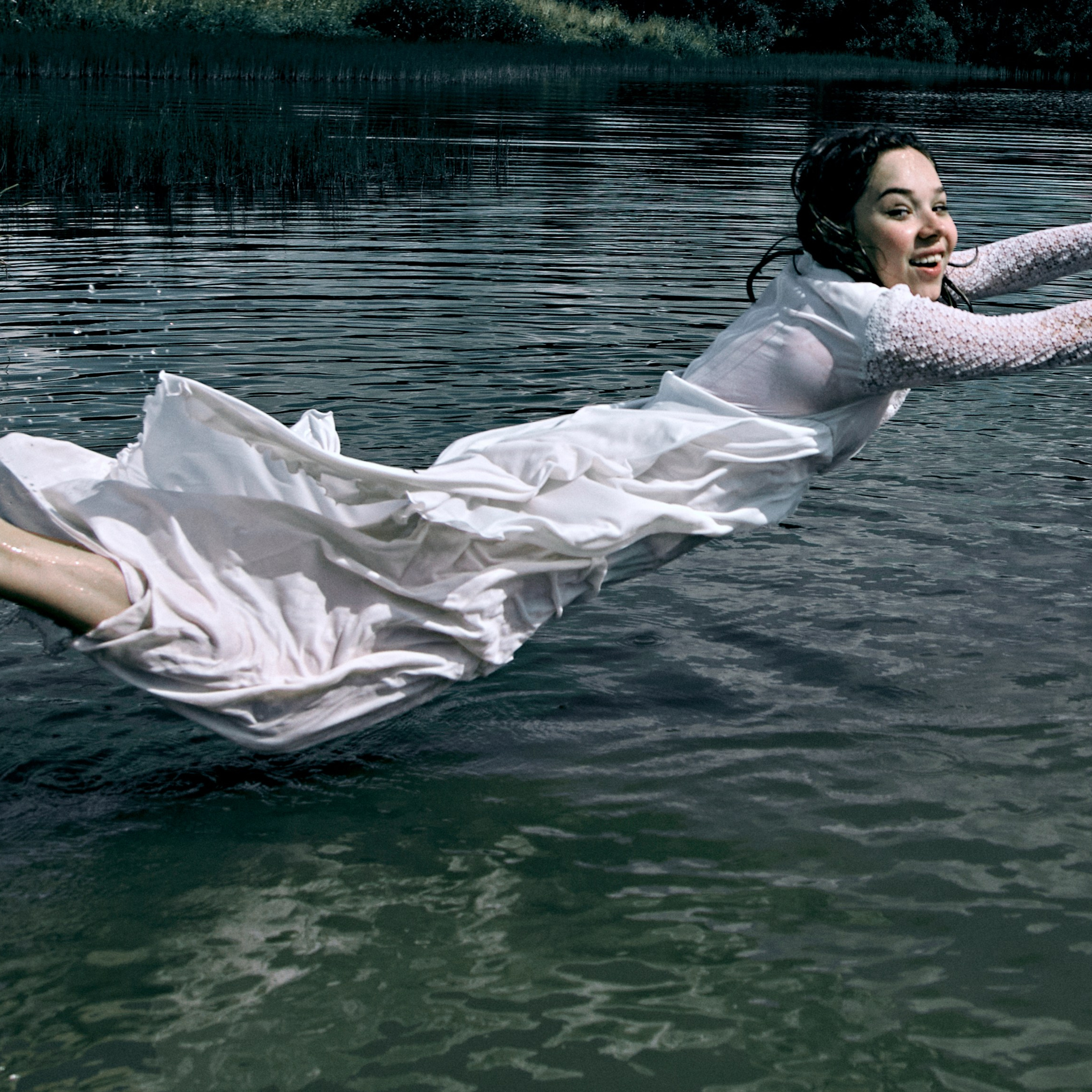 Вздох, фотосессия в воде. Visual artist (photo & arts)