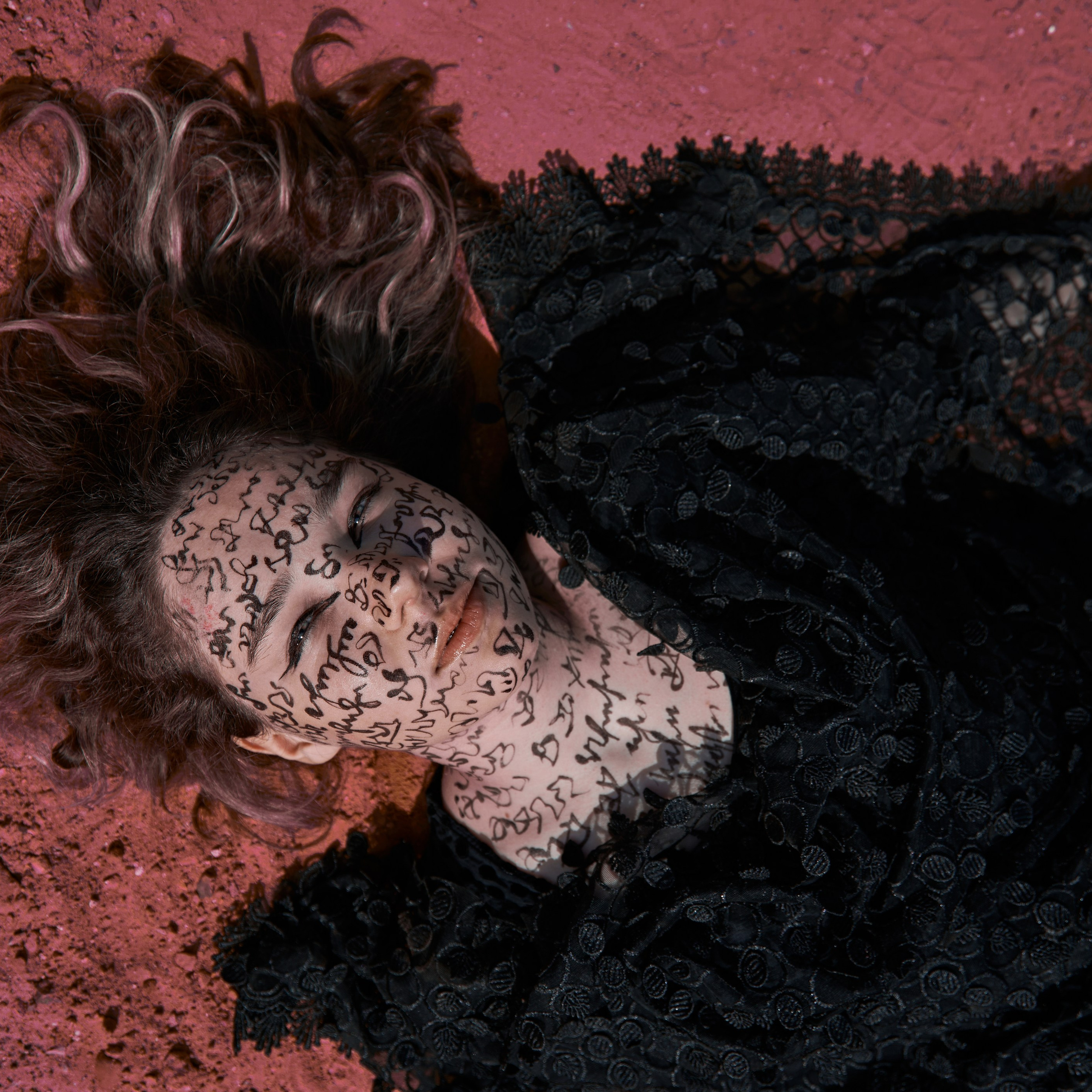 Сюжетная индивидуальная съемка. Visual artist (photo & arts)