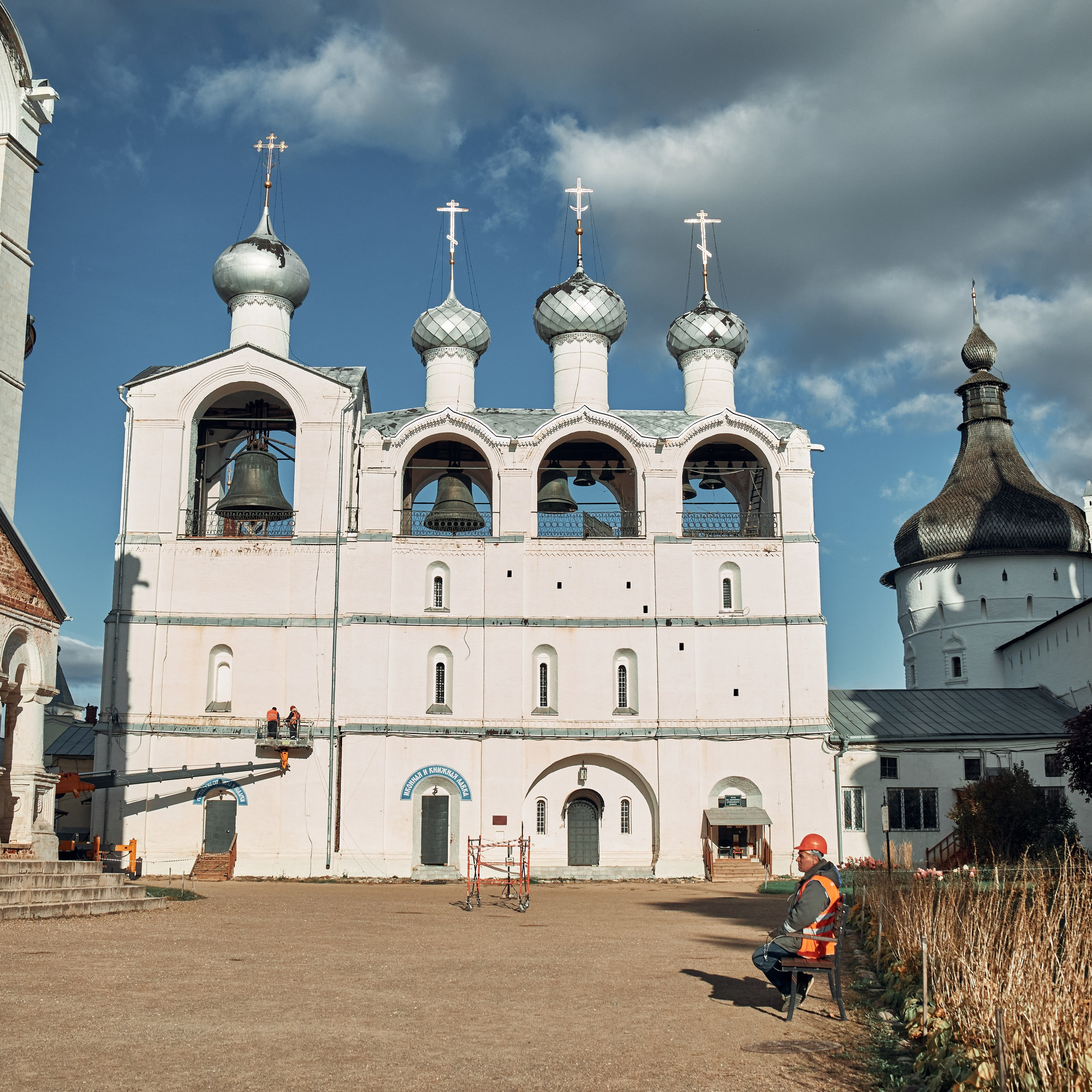 Великий Ростов или где снимали Иван Васильевича, который менял профессию. Visual artist (photo & arts)