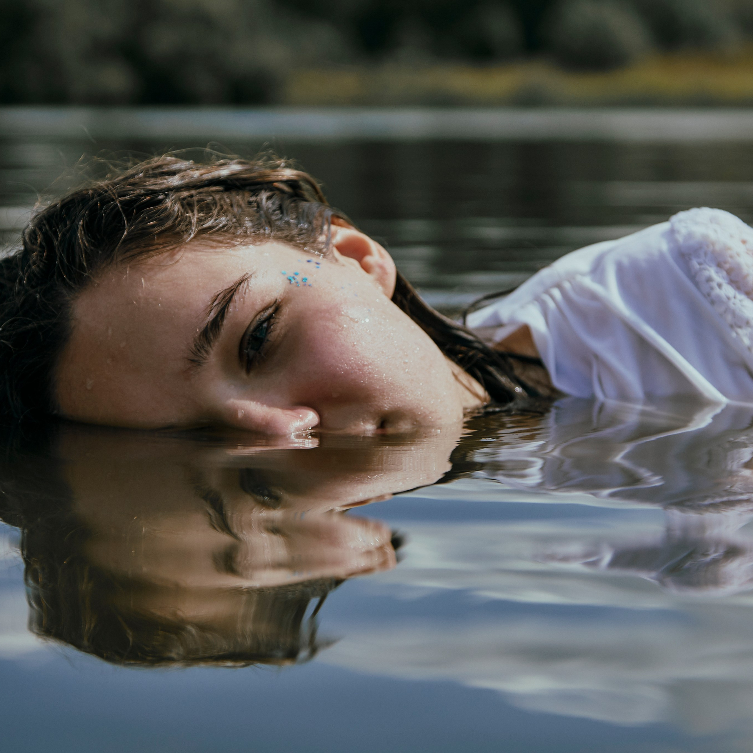 Вздох, фотосессия в воде. Visual artist (photo & arts)