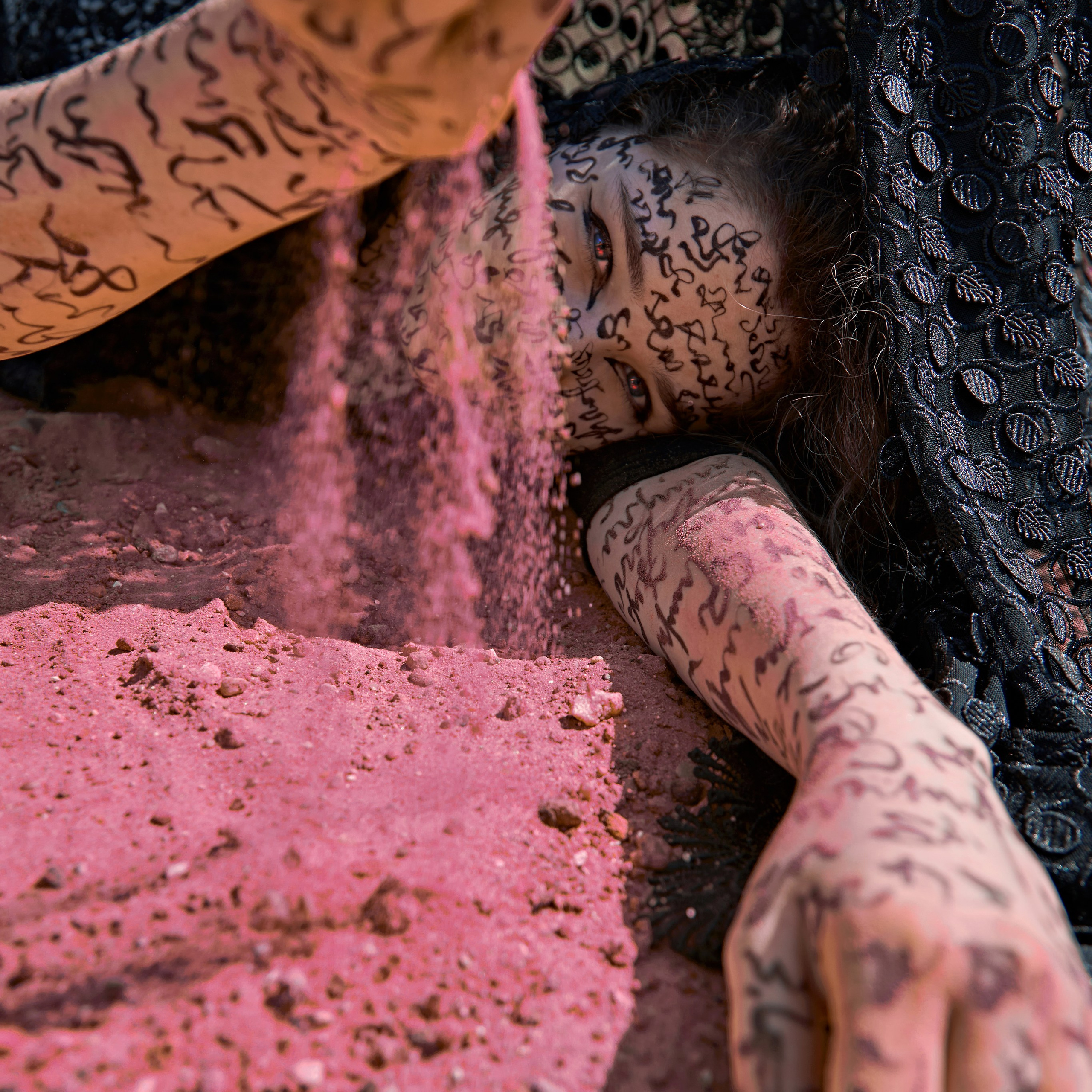 Сюжетная индивидуальная съемка. Visual artist (photo & arts)