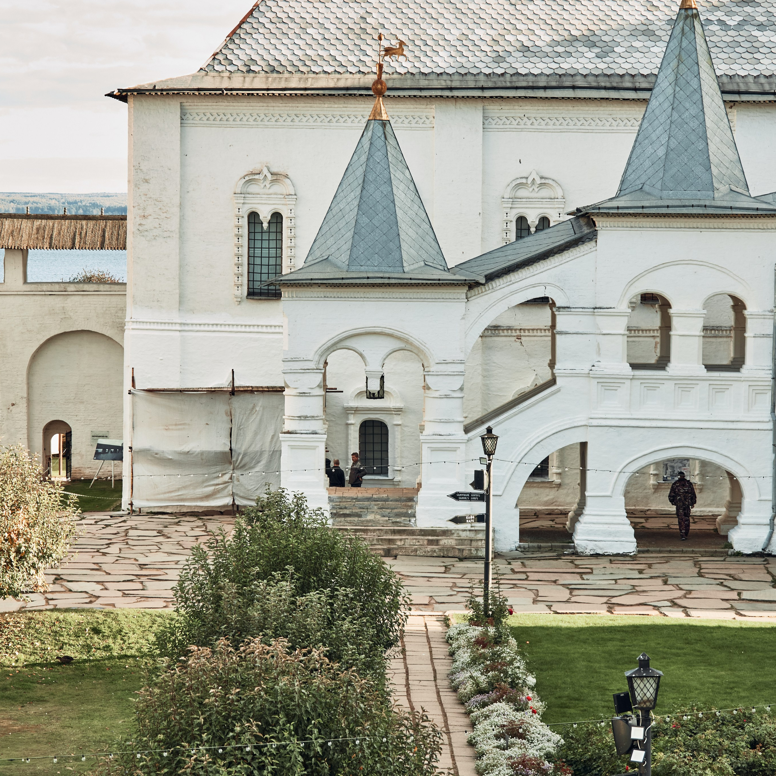 Великий Ростов или где снимали Иван Васильевича, который менял профессию. Visual artist (photo & arts)