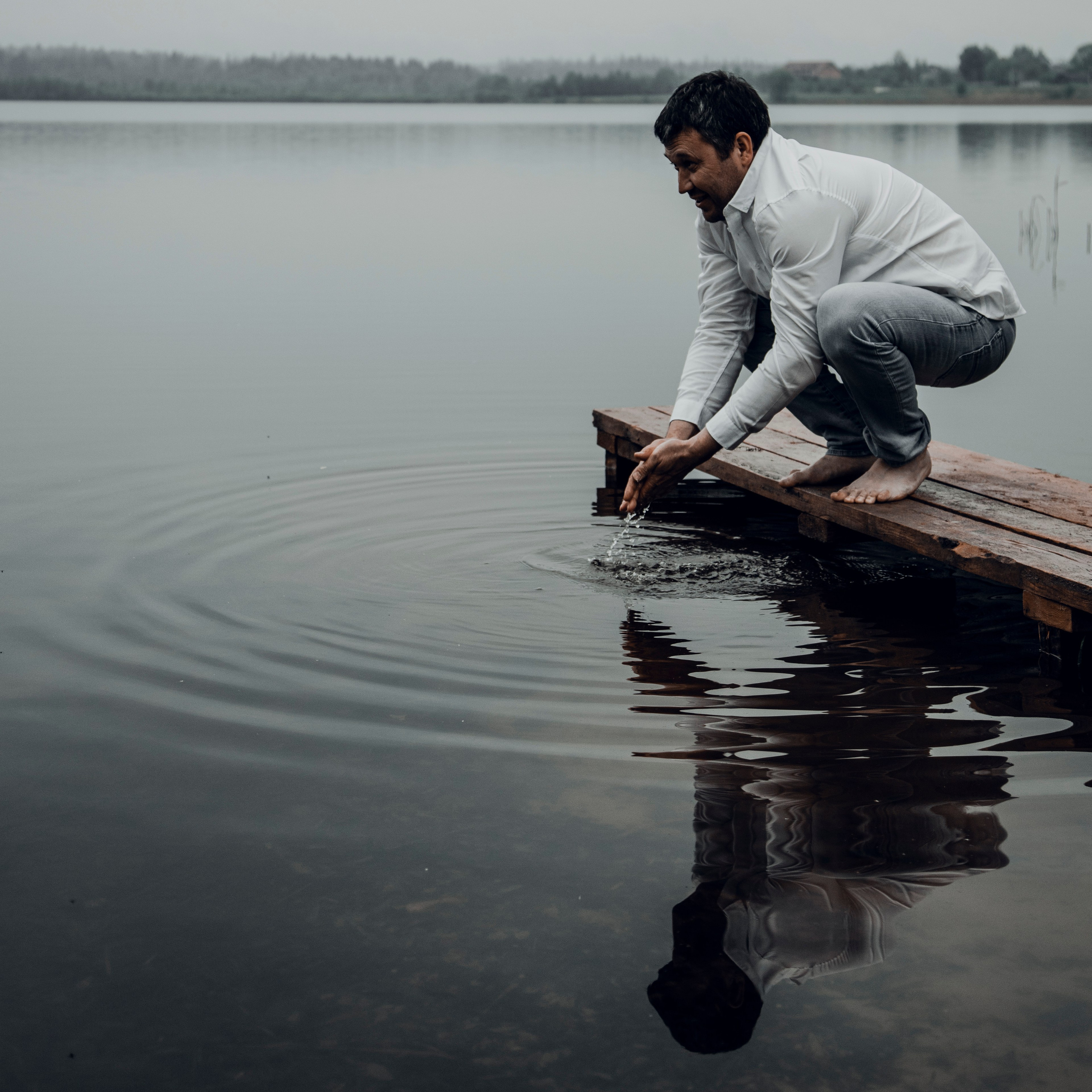 Мужской портрет у воды. Visual artist (photo & arts)