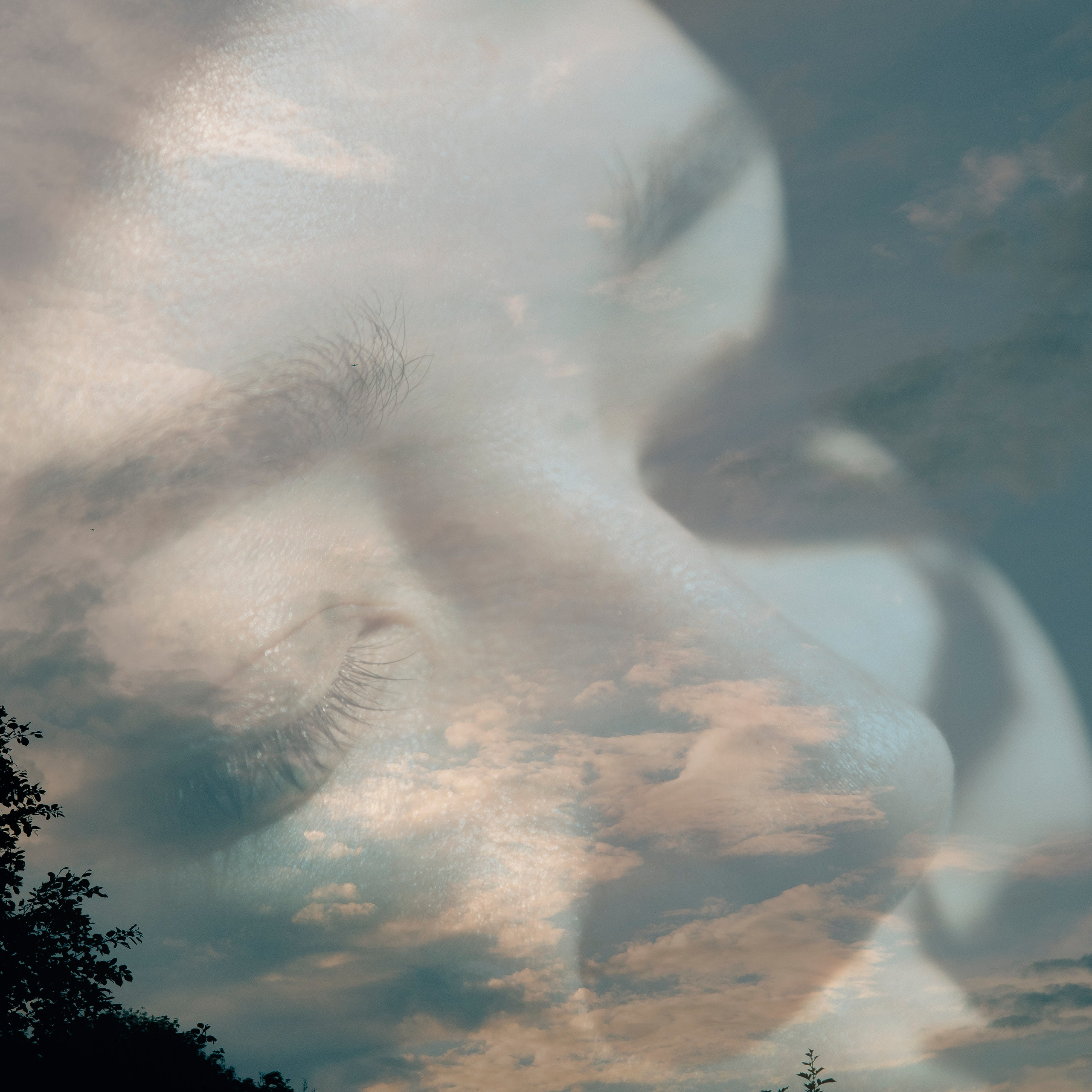 Maria. Visual artist (photo & arts)