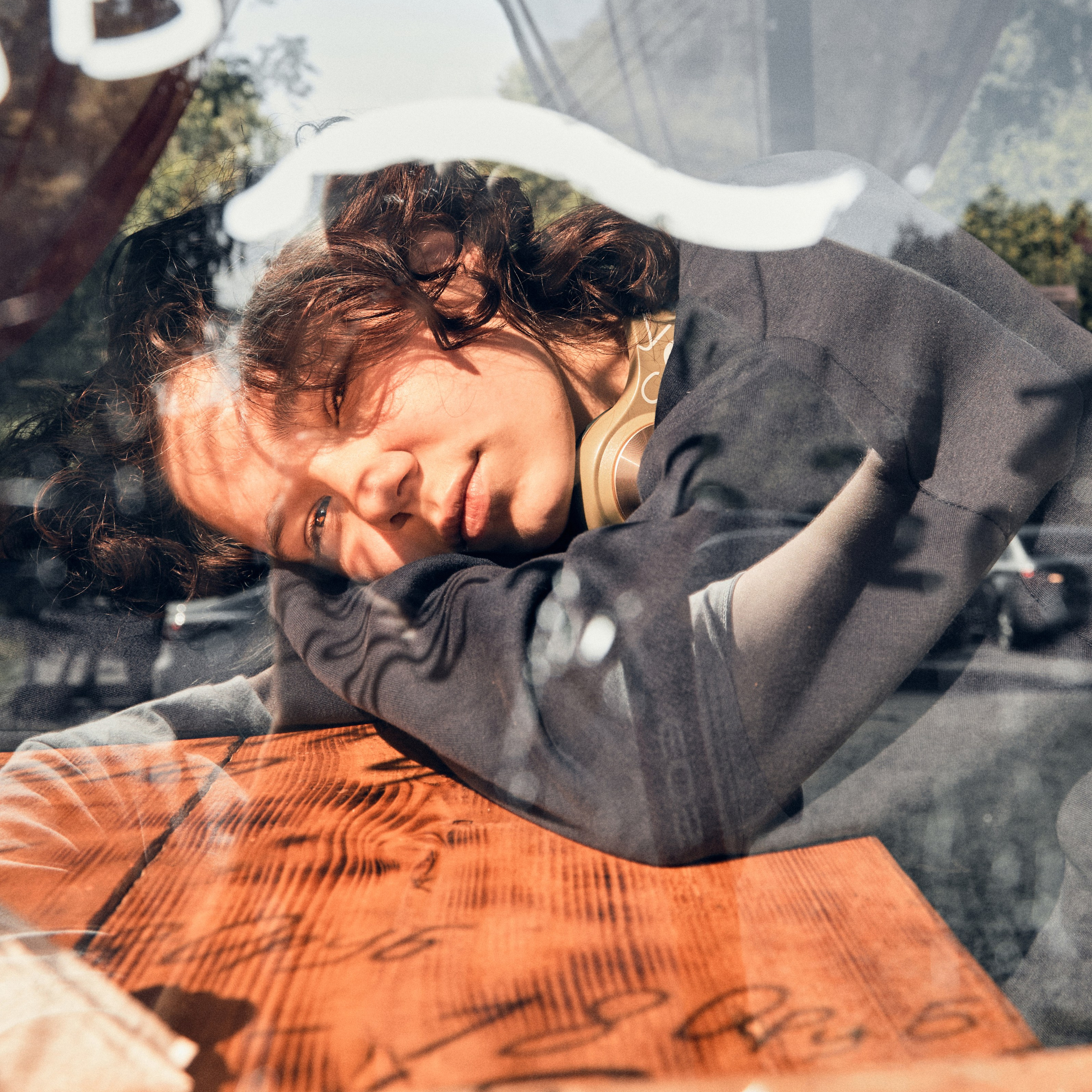 Street photoshoot Bus cafe. Visual artist (photo & arts)