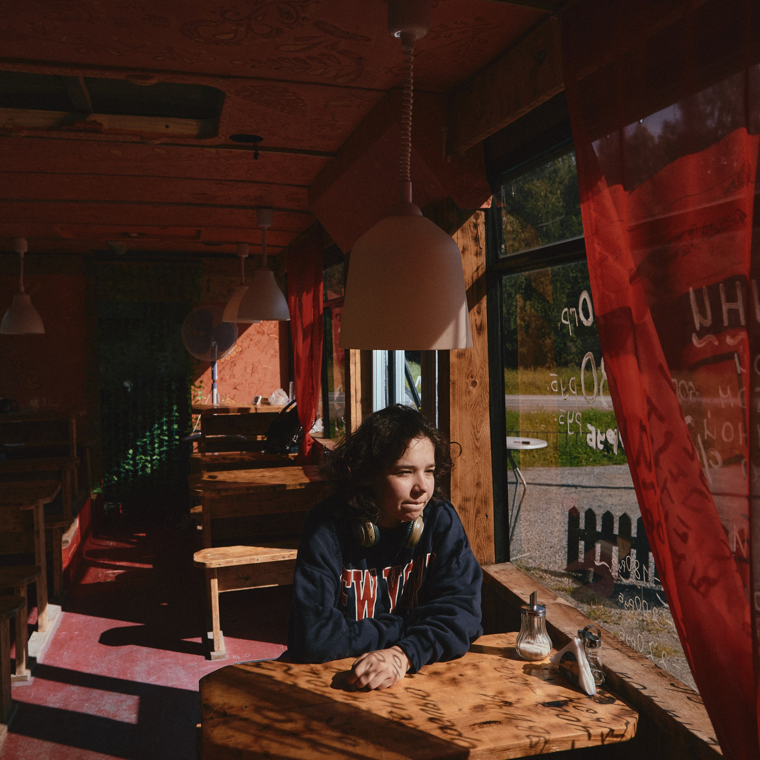 Street photoshoot Bus cafe. Visual artist (photo & arts)