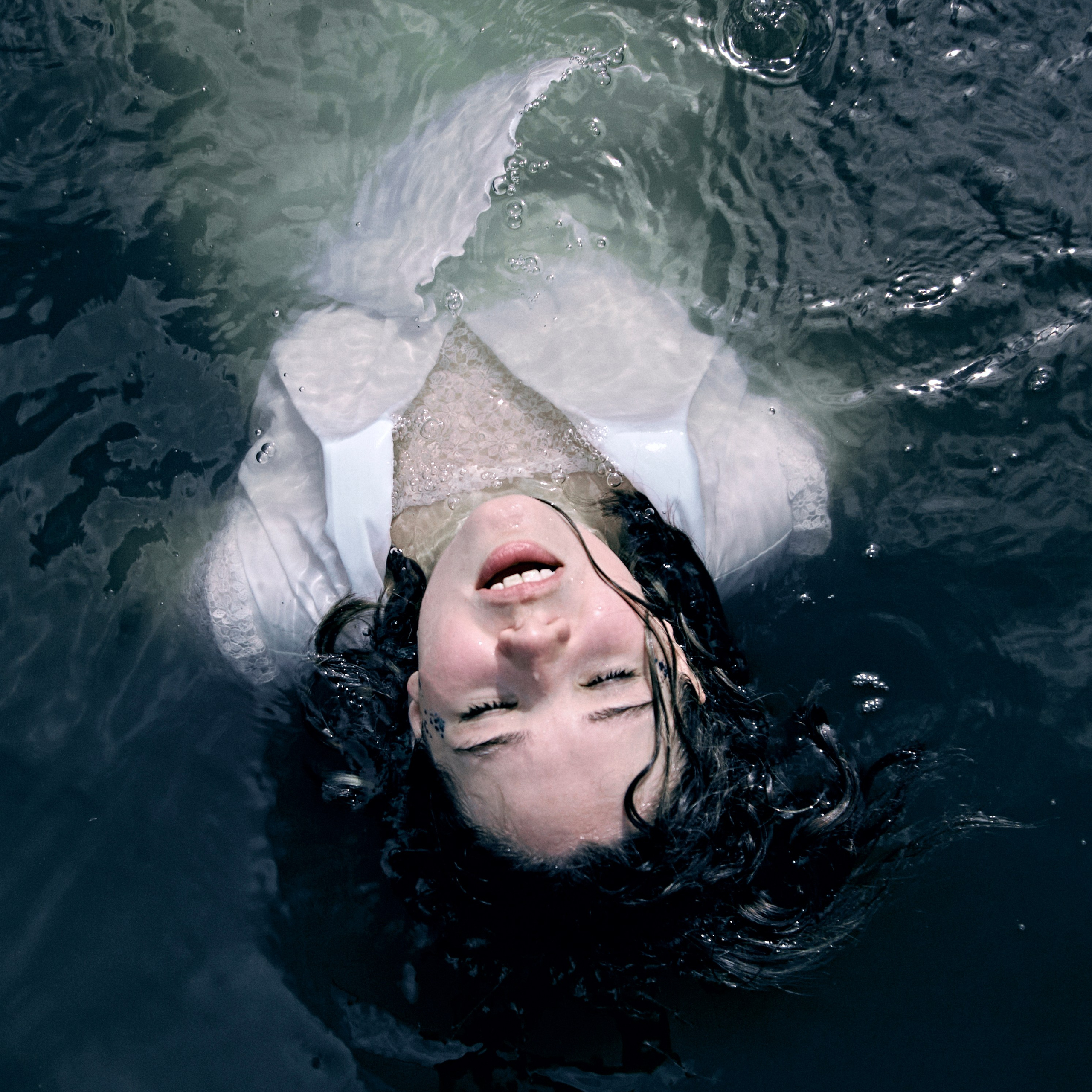 Вздох, фотосессия в воде. Visual artist (photo & arts)