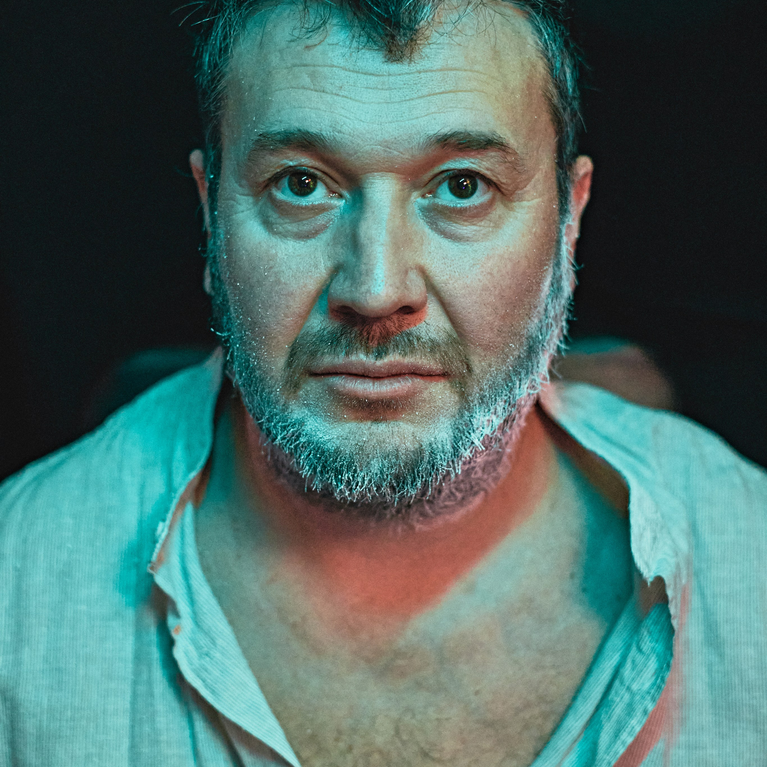 Мужской портрет с цветным освещением. Visual artist (photo & arts)