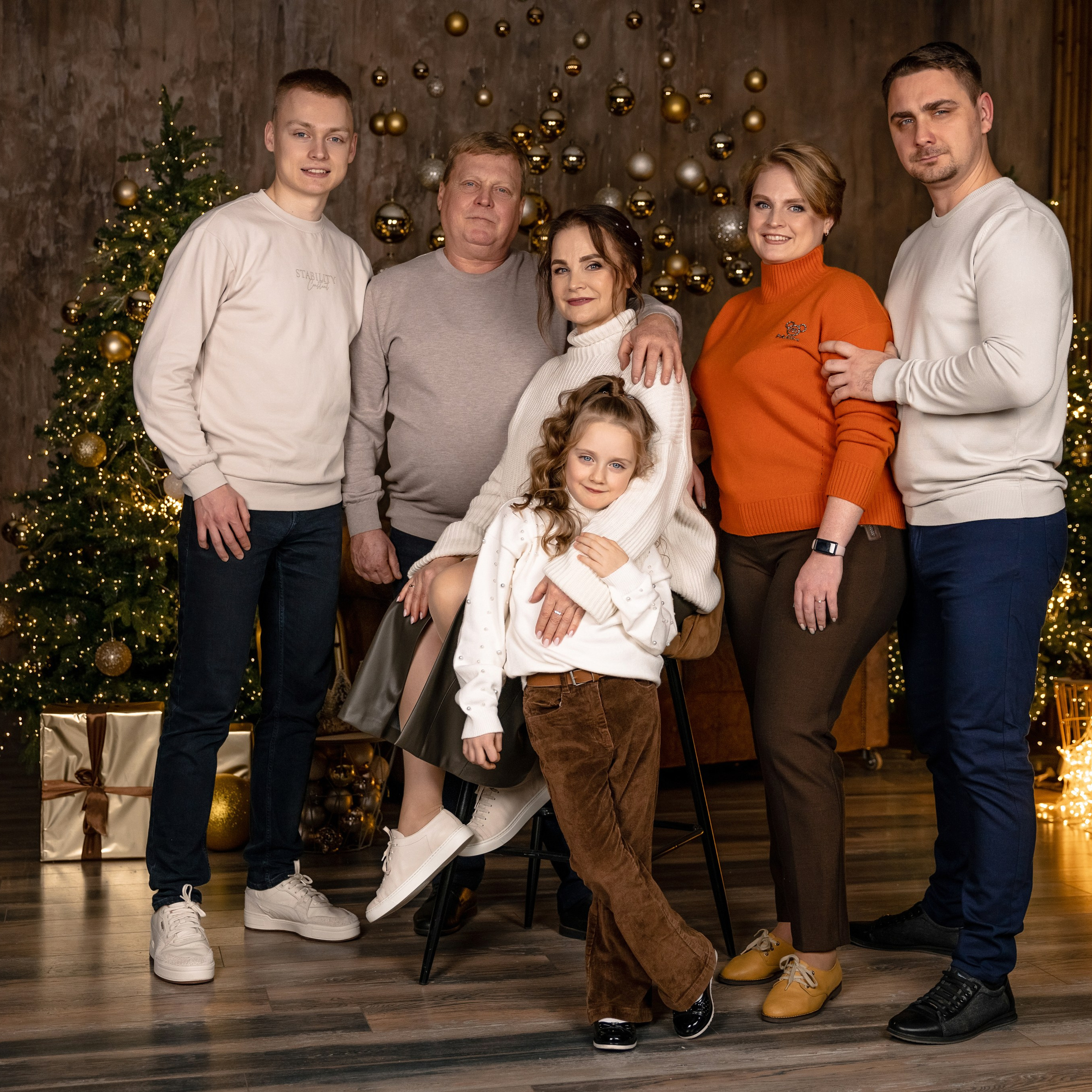 Алла с&nbsp;семьёй, новогодняя съёмка