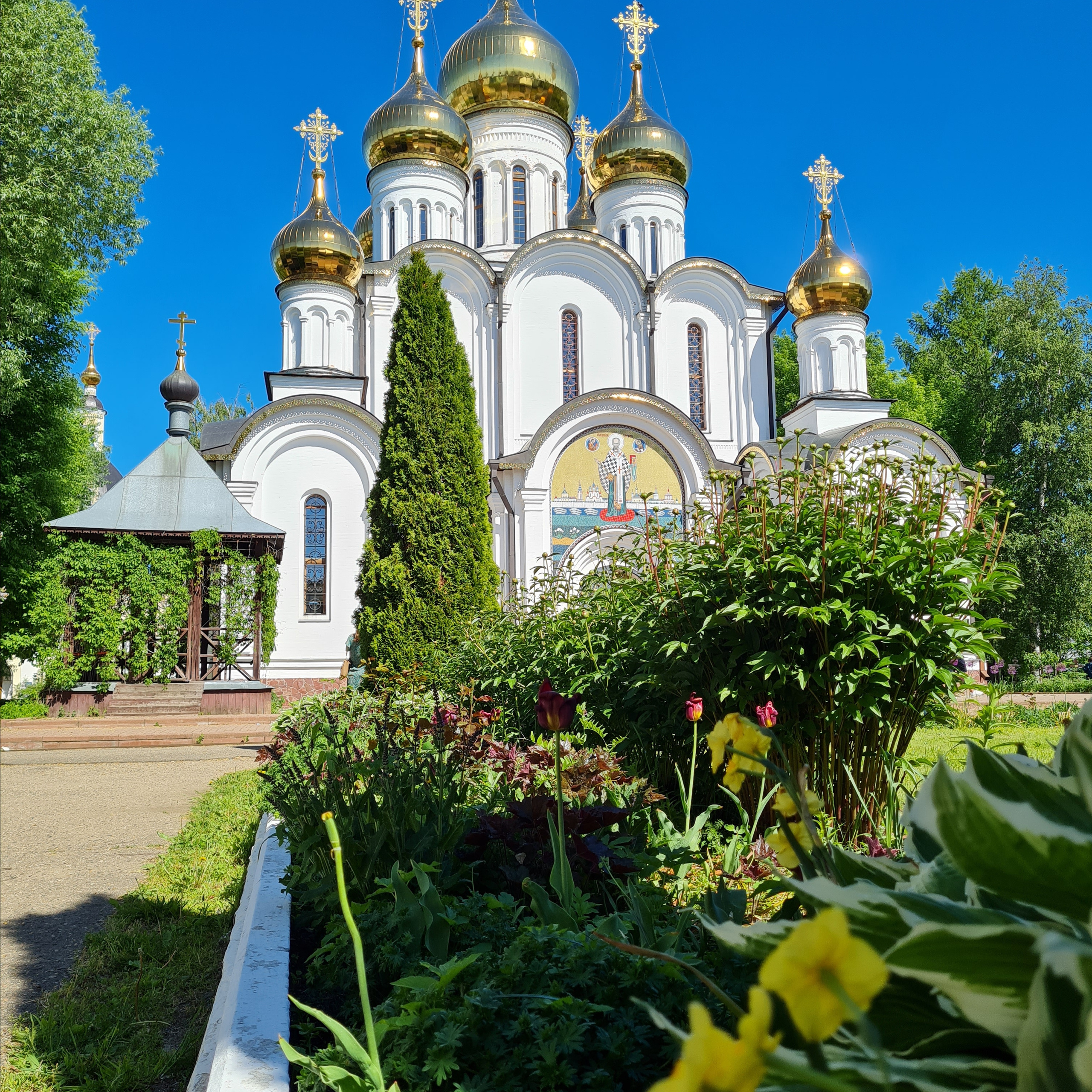 Сергиев Пассат — Ростов — Ярославль — Переславль Залесский. Вижу