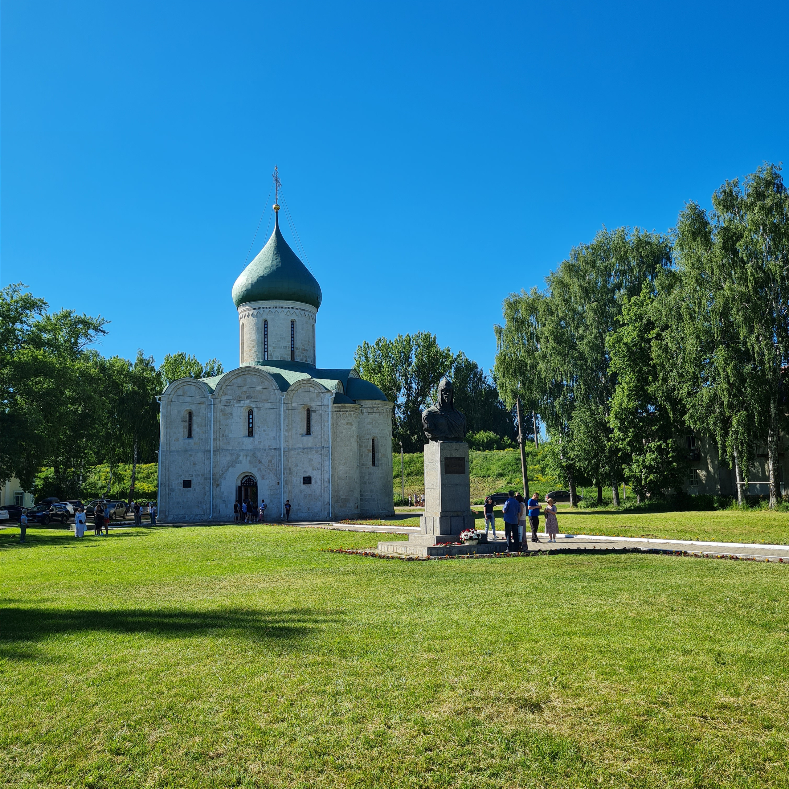 Сергиев Пассат — Ростов — Ярославль — Переславль Залесский. Вижу