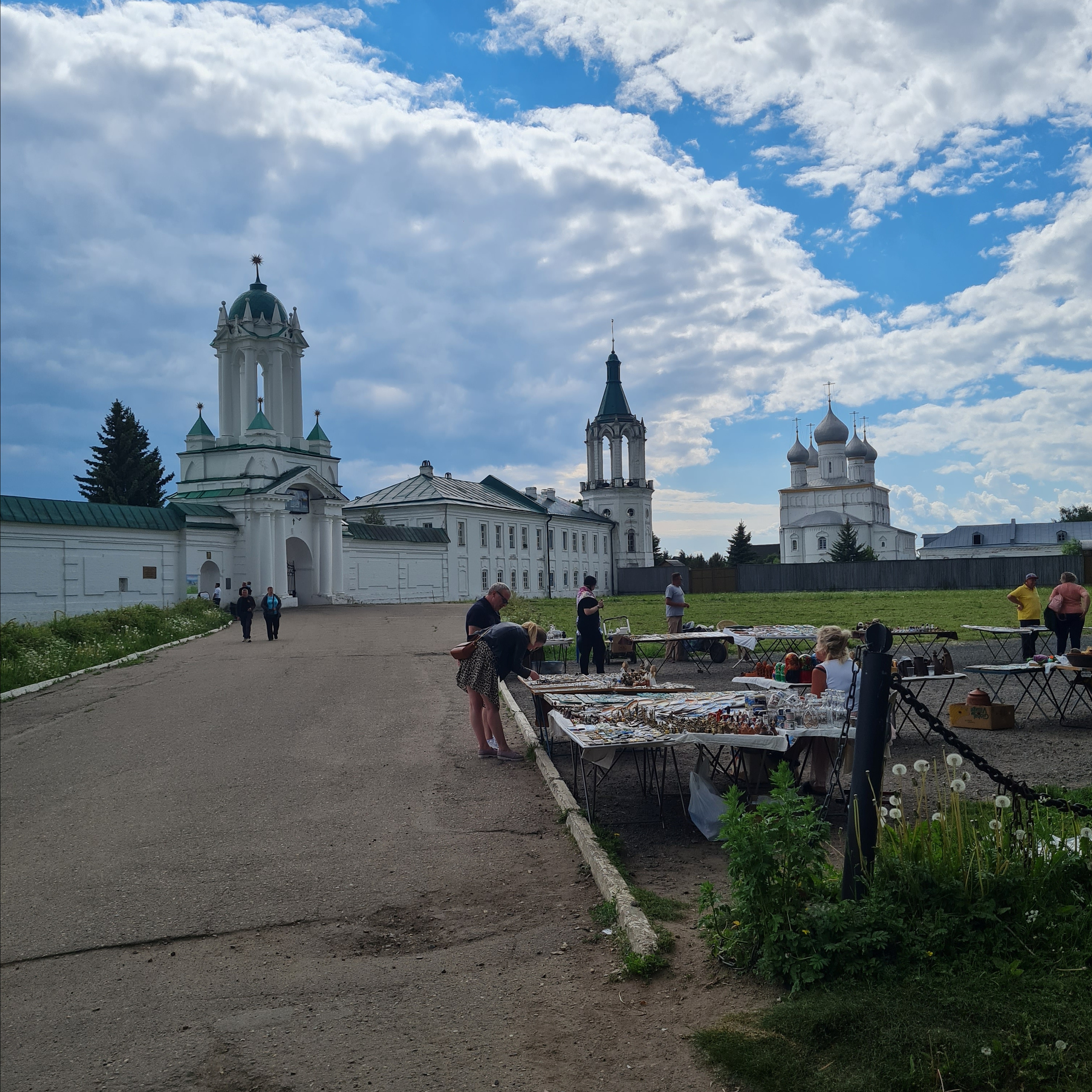 Сергиев Пассат — Ростов — Ярославль — Переславль Залесский. Вижу