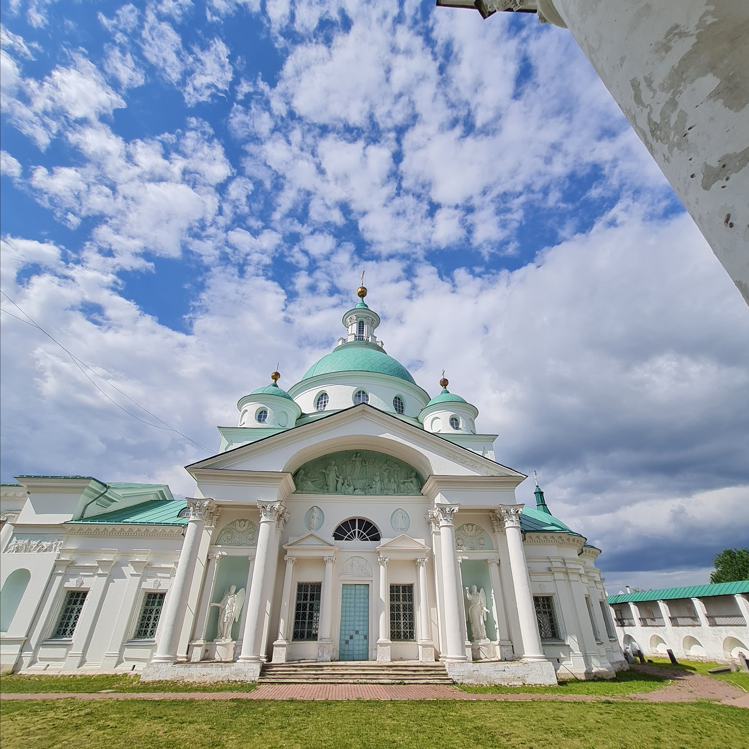Сергиев Пассат — Ростов — Ярославль — Переславль Залесский. Вижу